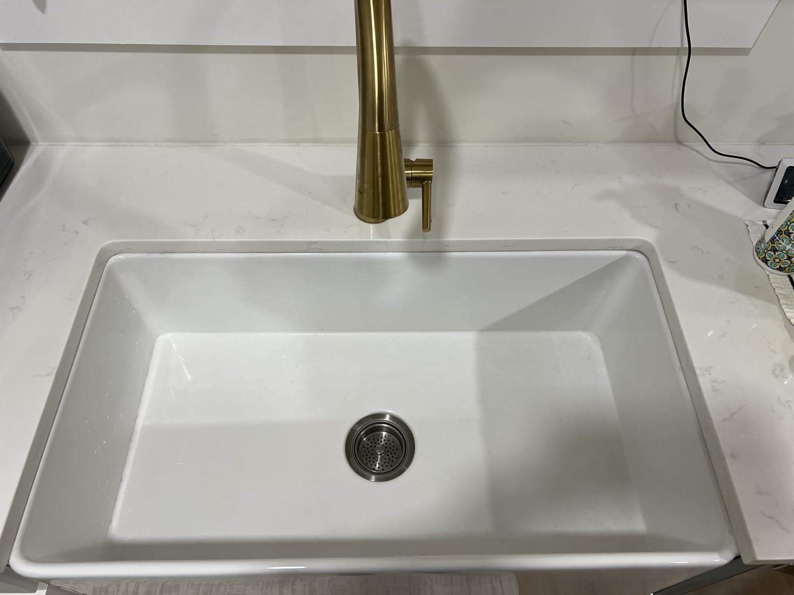 TUKTUK White Farmhouse Sink 30 inch Farm Sink Fireclay Apron Front Single Bowl Kitchen Sinks customer photo 2