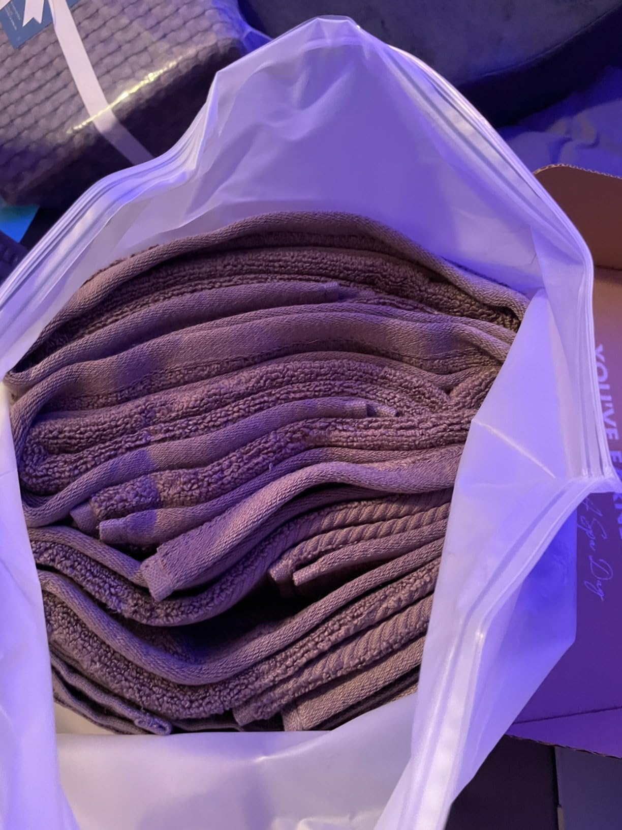 Alusa Home Ultra Soft & Plush Viscose from Bamboo Bath Towels - 700 GSM Luxury Bath Towels - 6 Piece Set - Super Absorbent & Quick Drying (White) customer photo 2