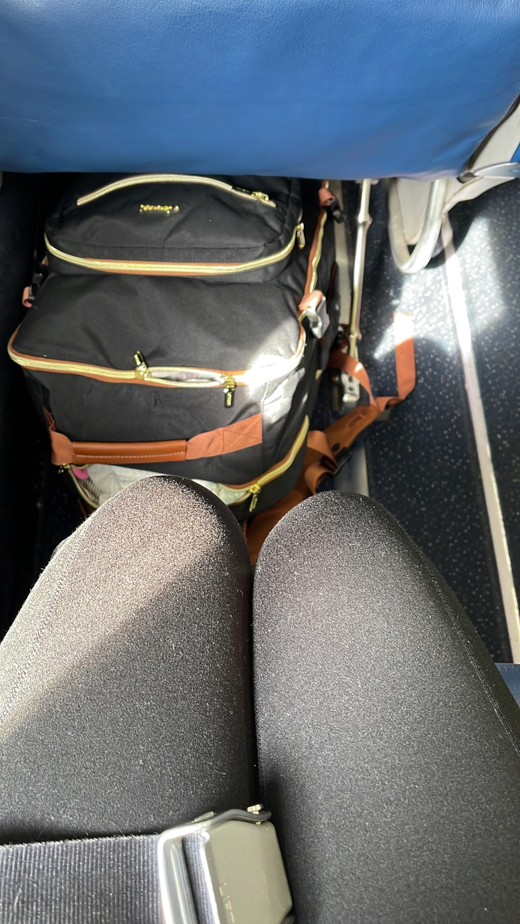 LOVEVOOK 40L Large Travel Backpack for Women Men, 17 Inch Carry on Backpack for Traveling on Airplane, Personal Item Bag Airline Approved, Business Causal Weekender Backpack, Black-Brown customer photo 1