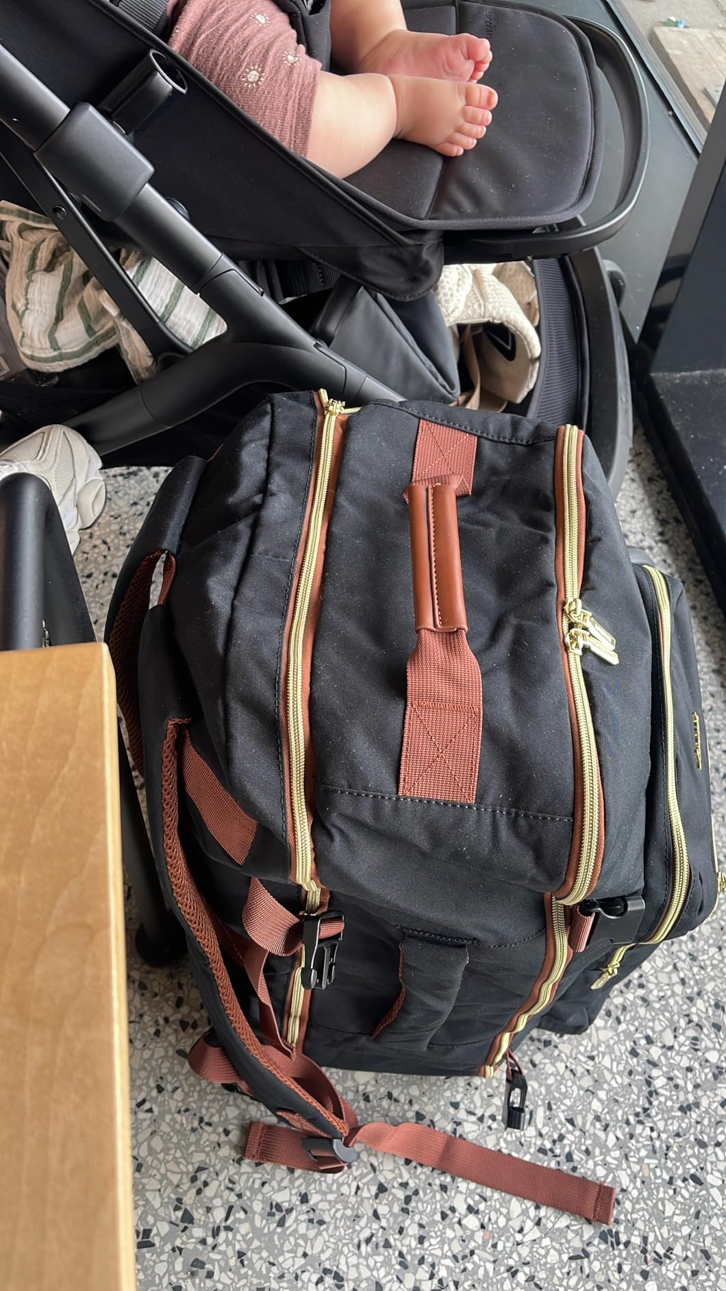 LOVEVOOK 40L Large Travel Backpack for Women Men, 17 Inch Carry on Backpack for Traveling on Airplane, Personal Item Bag Airline Approved, Business Causal Weekender Backpack, Black-Brown customer photo 2