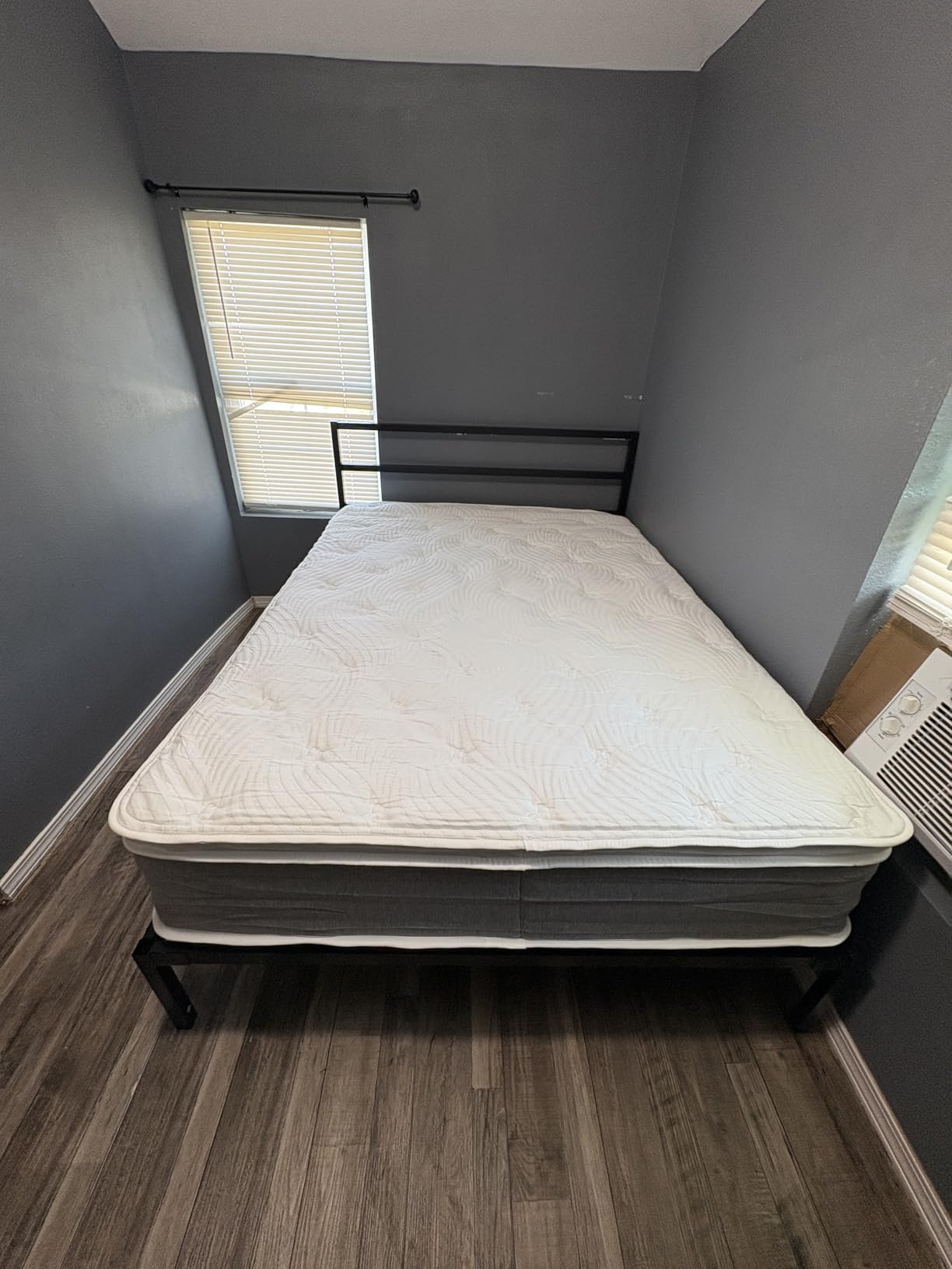 LoVinson King Size Bed Frame, Heavy Duty Platform Bed Frame with Strong Metal Foundation,Under Bed Storage,Mattress Foundation,No Box Spring Required,Easy Assembly, Black customer photo 2