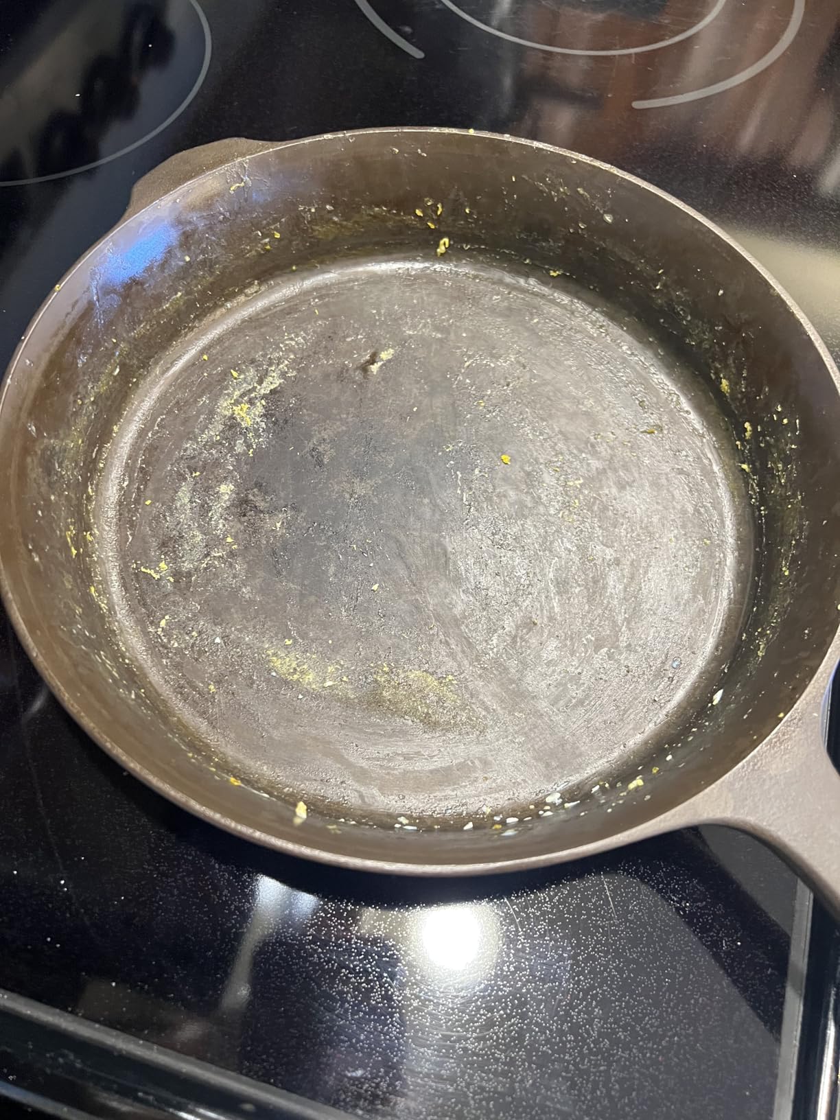 Field Company Small Cast Iron Skillet 8.38-Inch - Pre-Seasoned Frying Pan for Searing, Baking & Everyday Cooking, Lightweight & Smooth, Made in USA (No.6, 1-2 Servings) customer photo 2