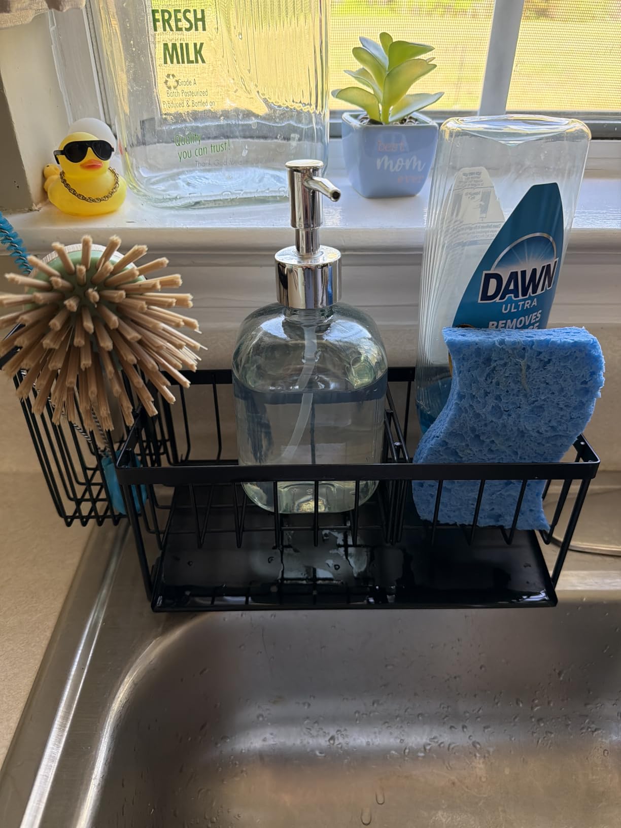 Cisily Sink Caddy Sponge Holder for Kitchen with Brush Holder and Stainless Steel Self Drain Tray, Rustproof Kitchen Sink Organizer for Sponge, Soap Dispenser Storage Accessories customer photo 2