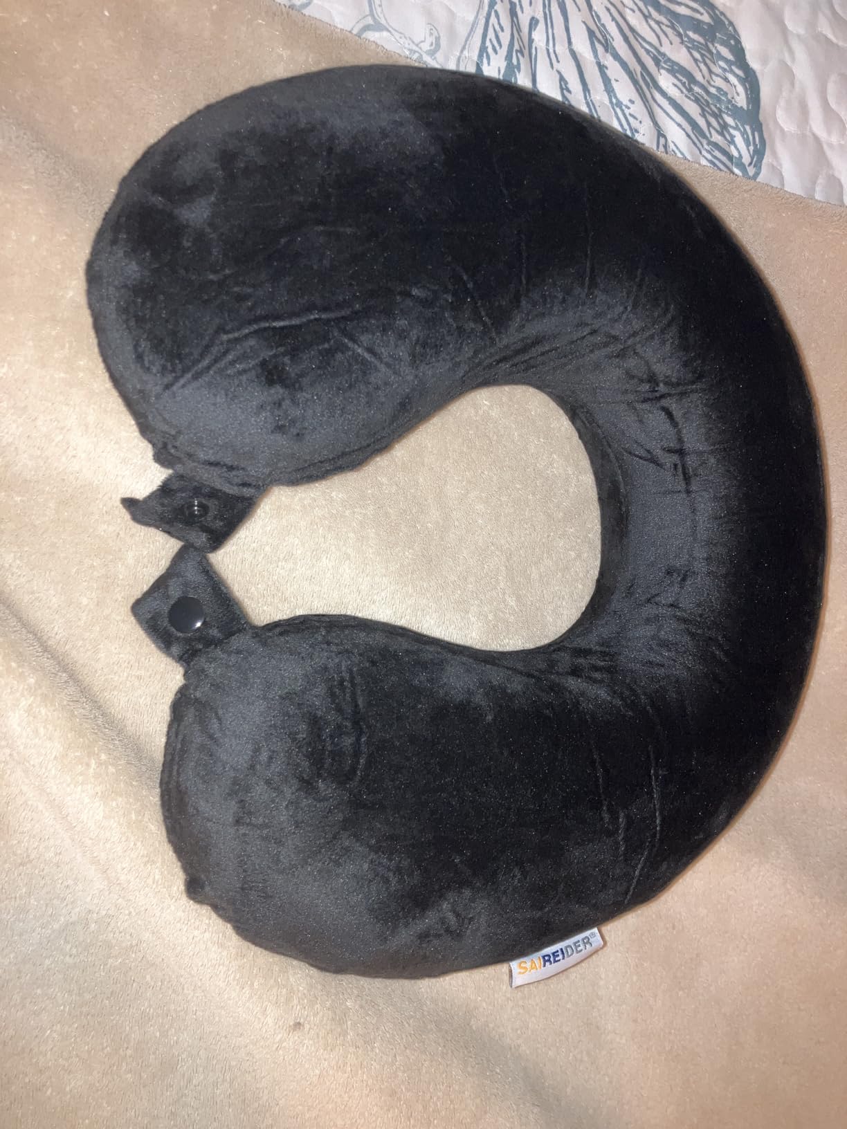 SAIREIDER Travel Pillow 100% Pure Memory Foam Travel Neck Pillow, Airplane Pillow for Traveling、Car、Home、Office,Washable Cover(Black) customer photo 2