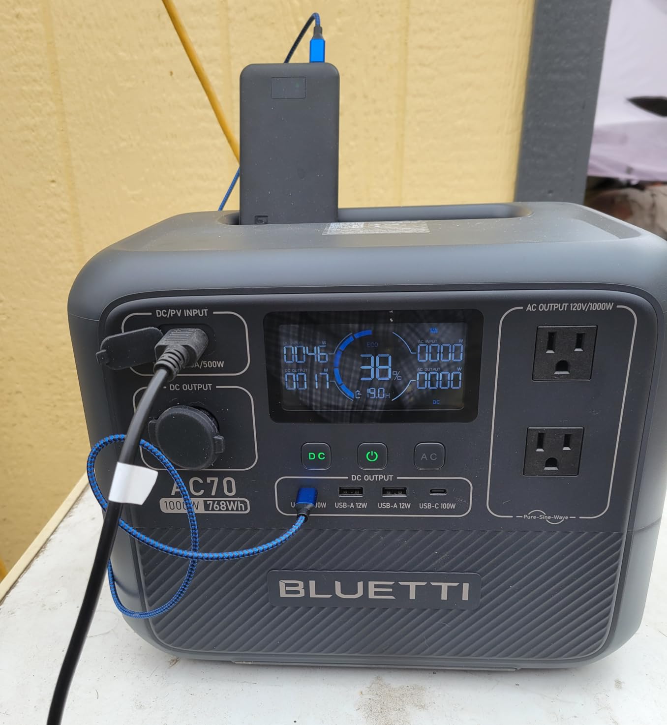 BLUETTI AC70 Portable Power Station, 768Wh Solar Generator with 2 1000W AC Outlets (Power Lifting 2000W), 100W Type-C, LiFePO4 Battery Backup for Road Trip, Off-Grid, Power Outage customer photo 2