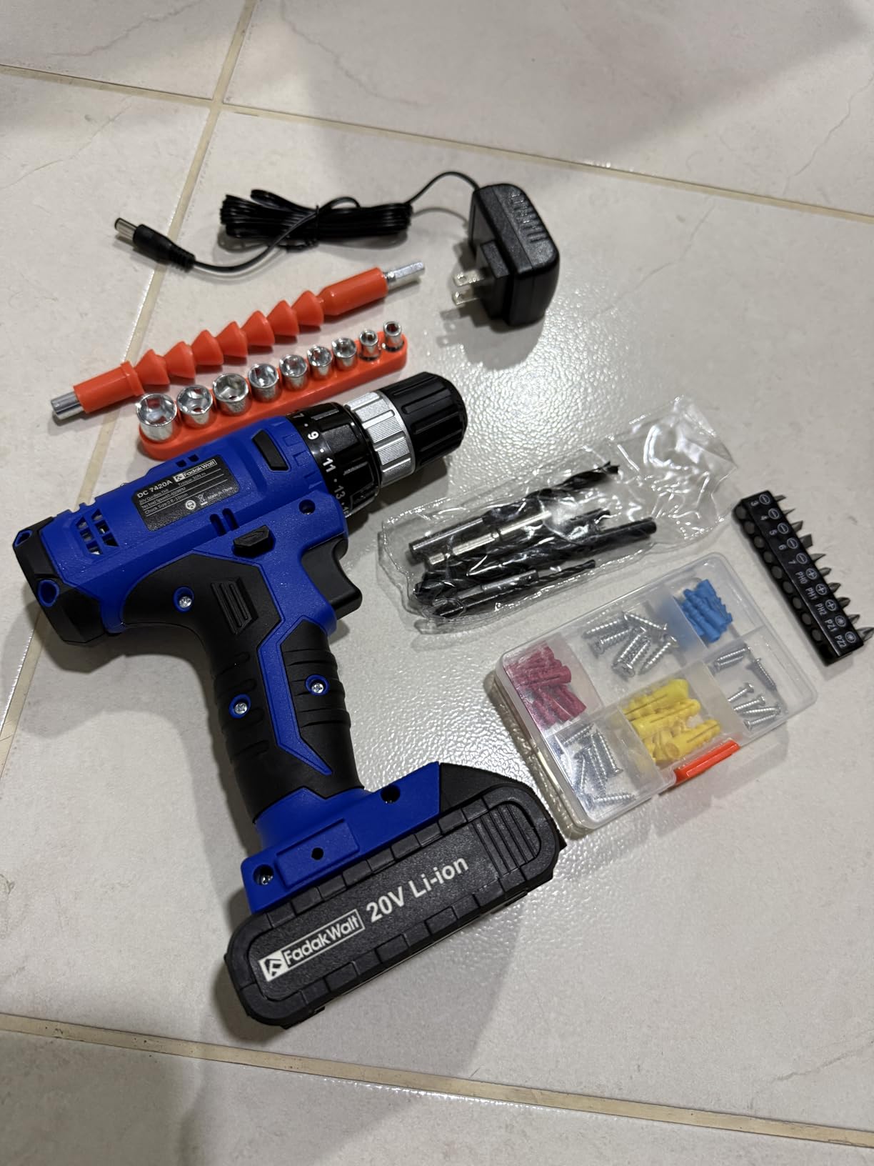 FADAKWALT Cordless Drill Set, 20V Electric Power Drill with Battery And Charger, Torque 30N, 21+1 Torque Setting, 3/8-Inch Keyless Chuck, Drill Driver Bits Kit, with LED customer photo 2