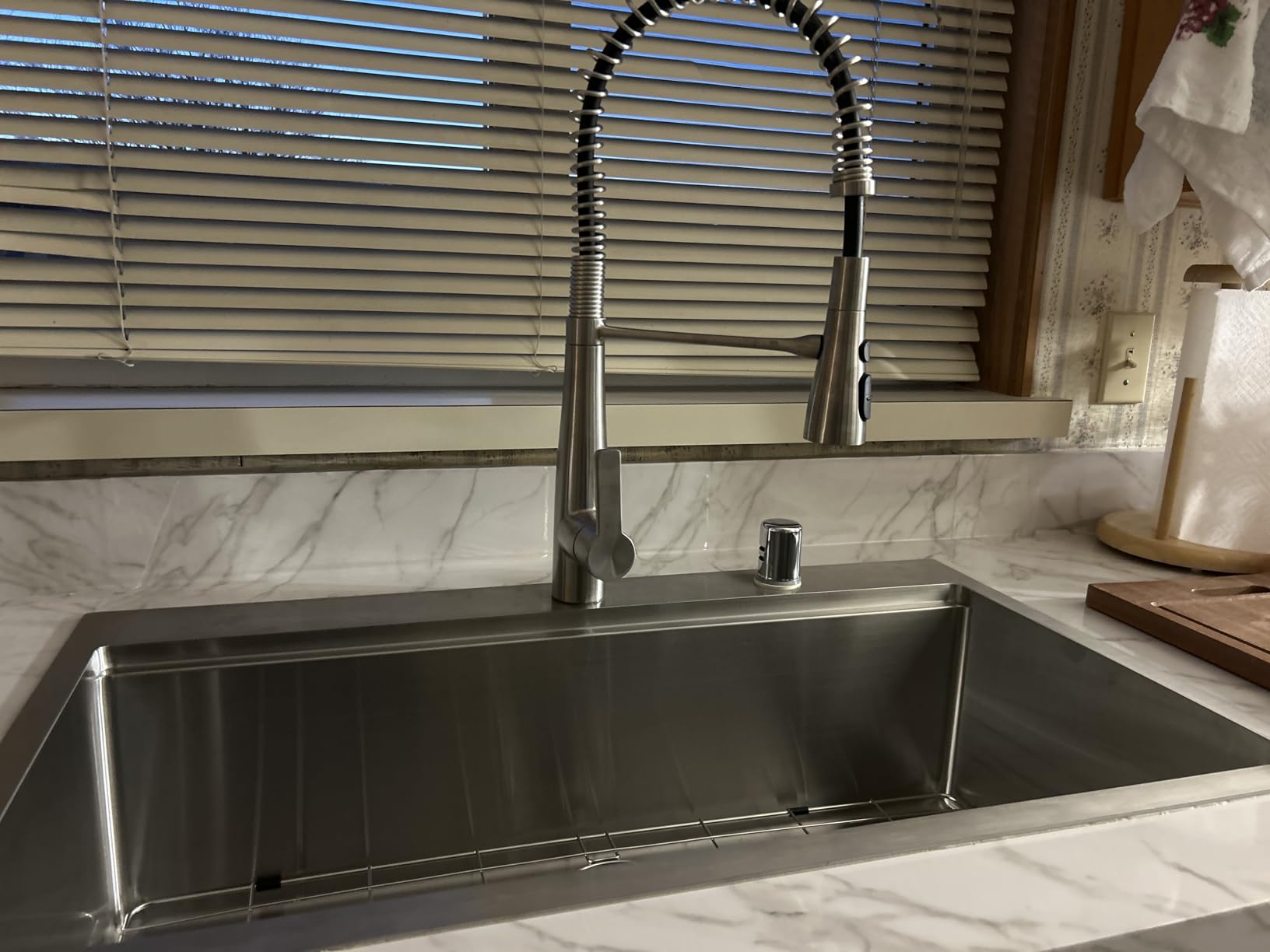 KOHLER K-REC22745-SD-BL Semi-Professional Kitchen Sink Faucets with Soap Dispenser, Commercial Kitchen Faucets with Pull Down Sprayer, Matte Black customer photo 2