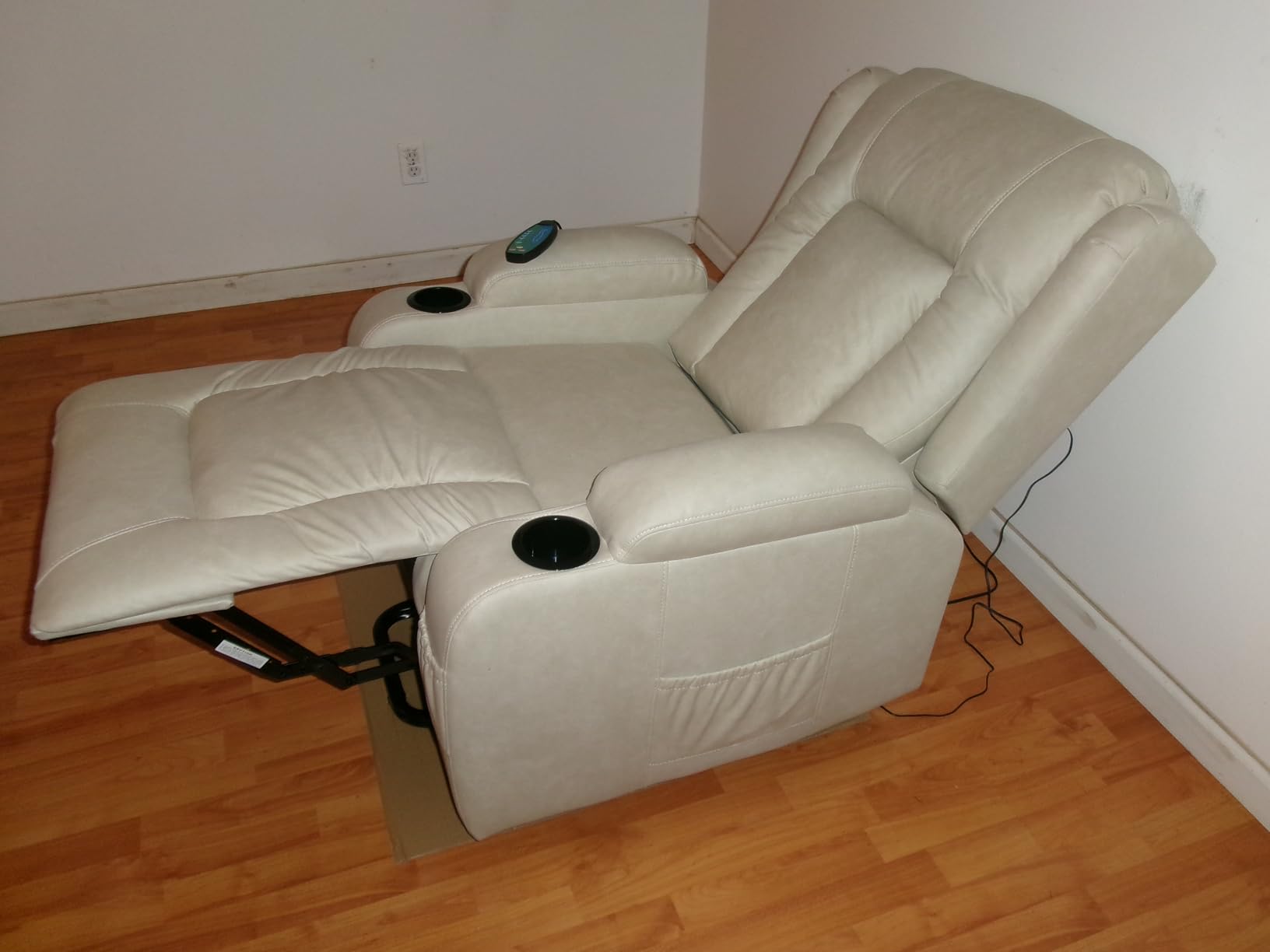 Best Choice Products PU Leather Electric Power Lift Chair, Recliner Massage Chair, Adjustable Furniture for Back, Legs with 3 Positions, USB Port, Heat customer photo 2