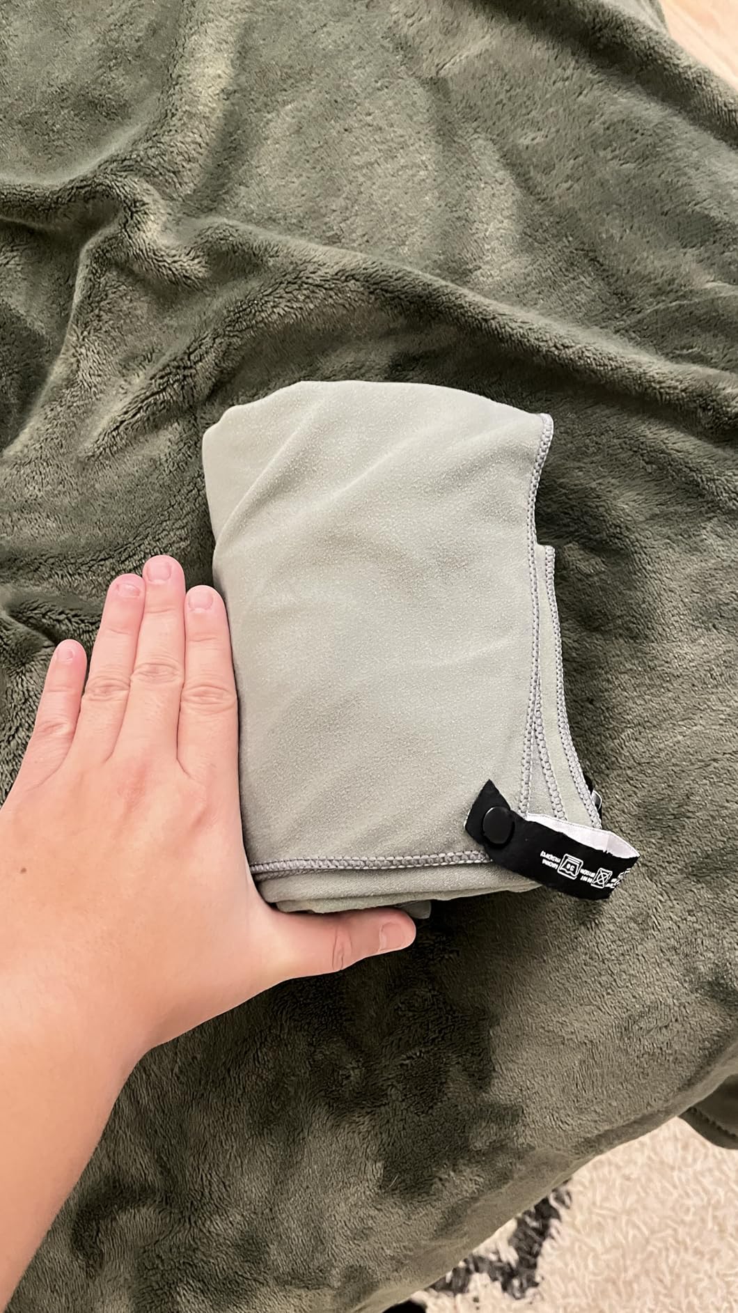 Eunzel Quick Dry Camping Towel, Microfiber Travel Towel 3 Size at 1 Pack,Fast Drying Towel Set for Camping, Beach, Gym, Sports, Yoga & Swimming Pool, Grey customer photo 2