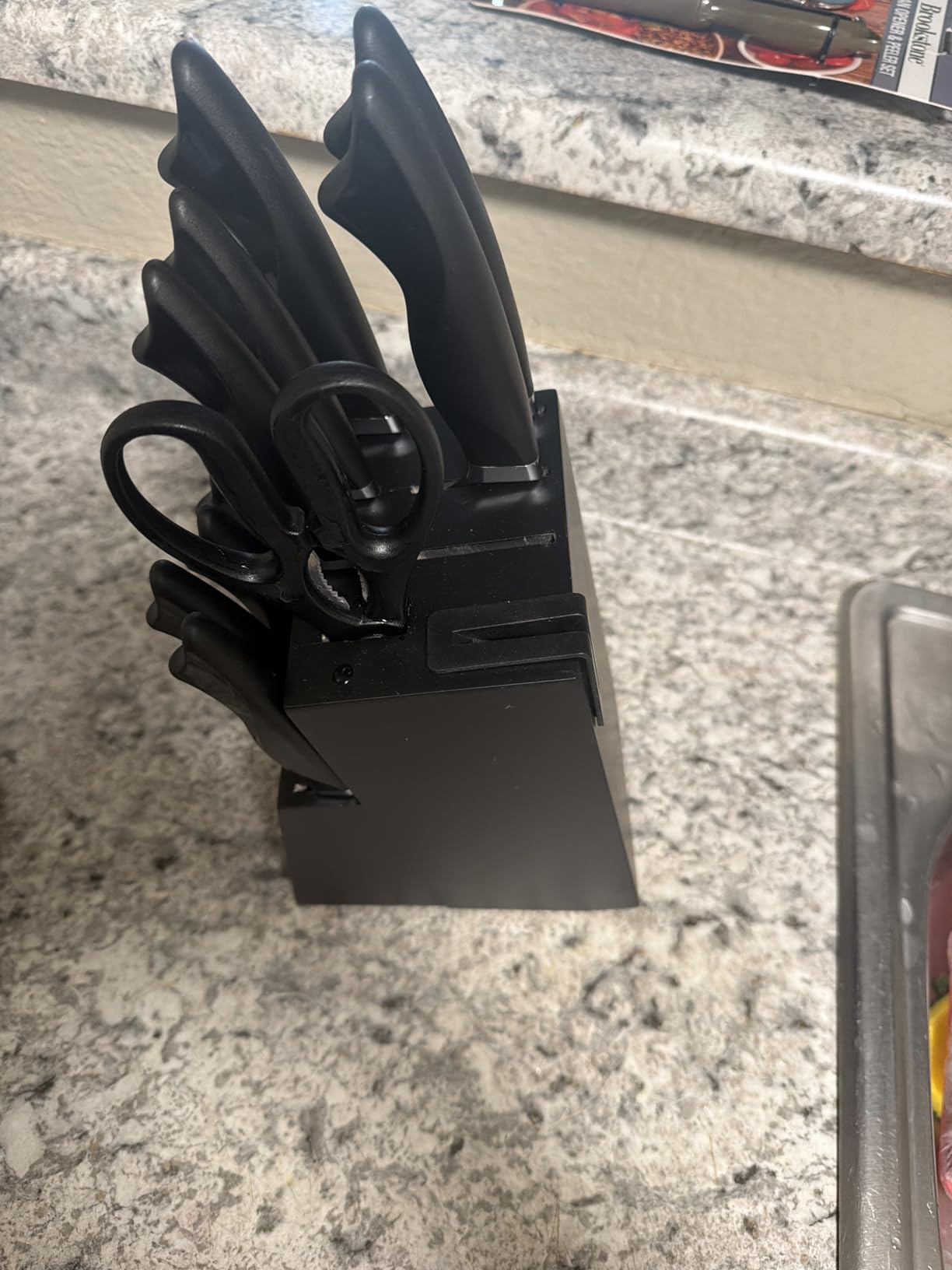 Knife Set, 15 Pieces Kitchen Knife Set with Built in Sharpener, High Carbon German Stainless Steel Knife Block Set, Dishwasher Safe customer photo 1