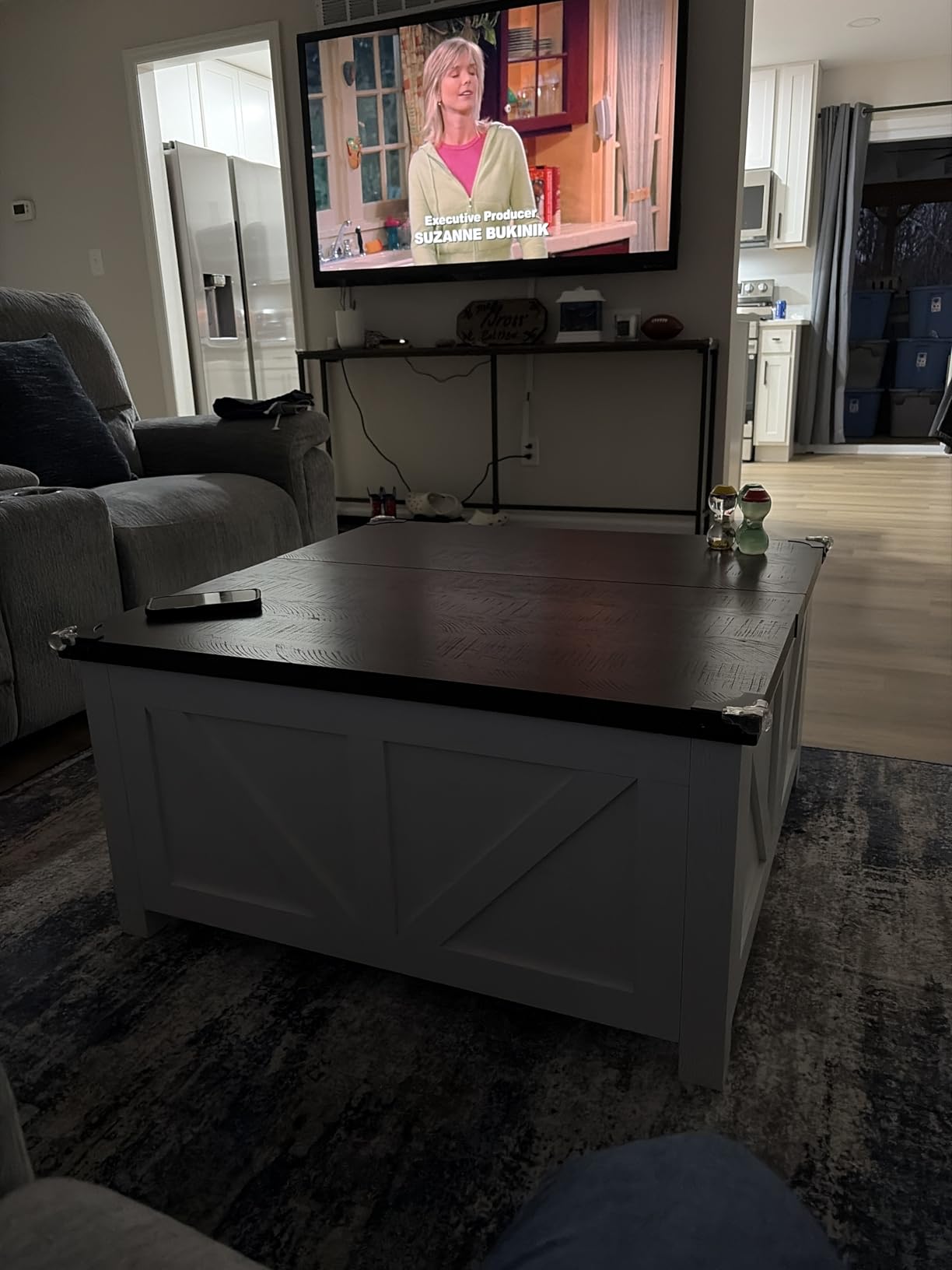 jimeimen Farmhouse Lift Top Coffee Table with Storage, Wood Square Center Table with Charging Station&USB Port, Living Room Table w/Large Hidden Space, for Living Room, Bedroom, Home Office, Brown customer photo 2