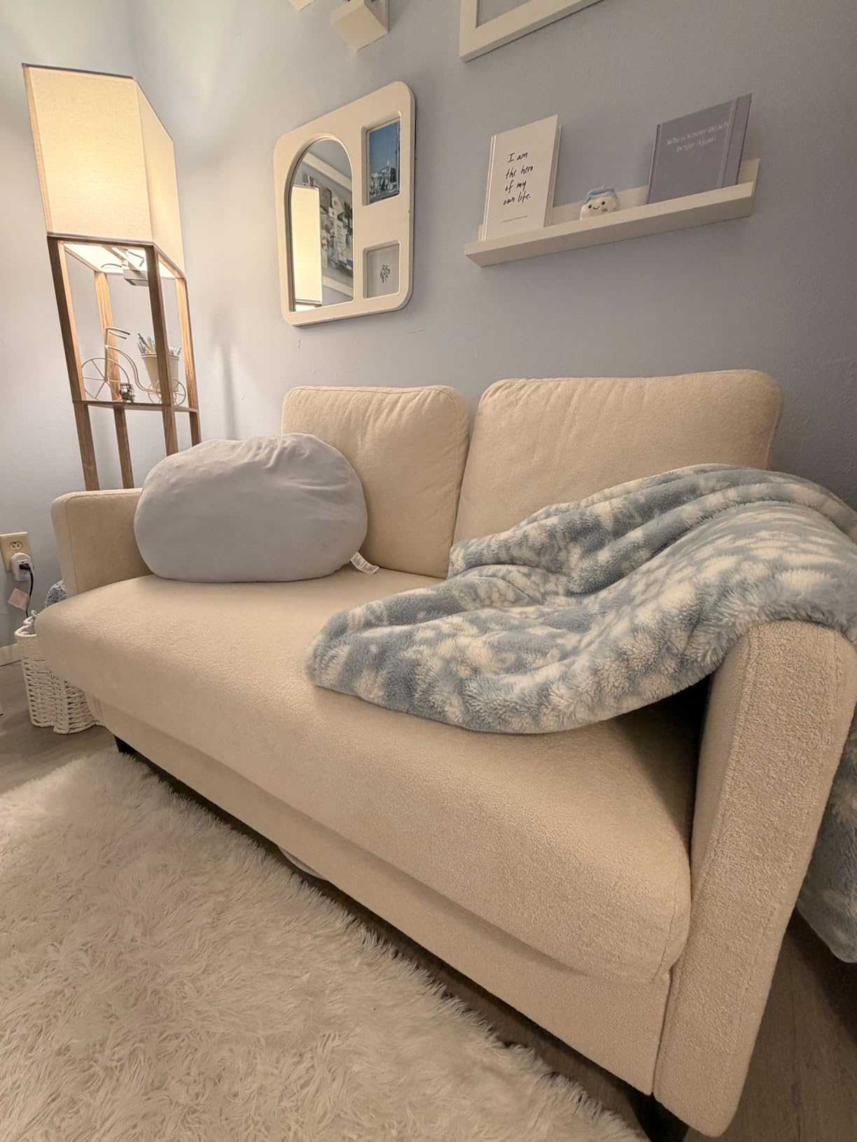 Welzona Loveseat, 51