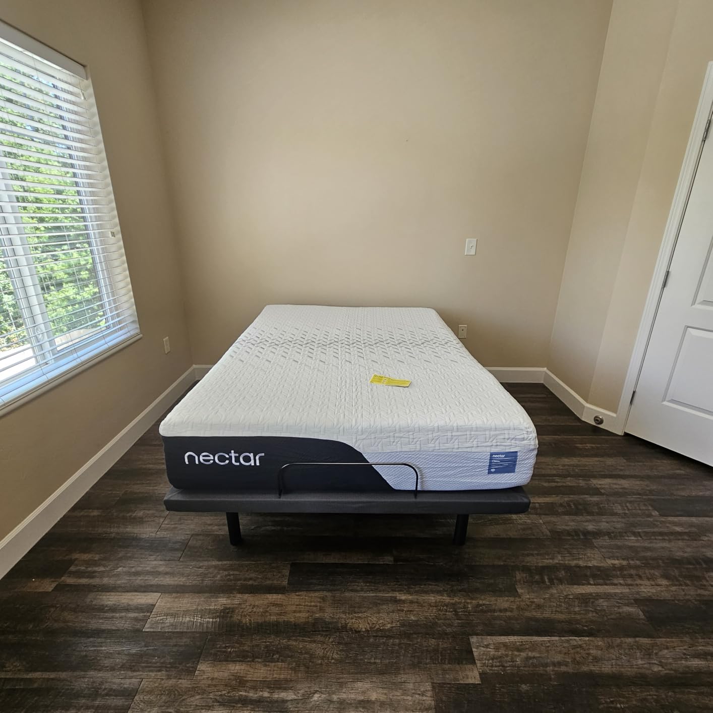 Nectar Premier Adjustable Base - Queen - Head & Foot Incline - Wireless Remote with Memory - 3 Massage Settings - 4 USB Ports - Anti-Snore & Zero Gravity customer photo 2