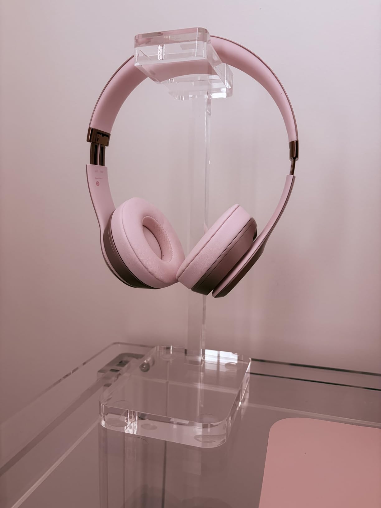 Beats Solo 4 - Wireless On-Ear Bluetooth Headphones, Up to 50-Hour Battery Life, Ultra-Lightweight Comfort, Powerful and Balanced Sound, Apple & Android Compatible customer photo 1