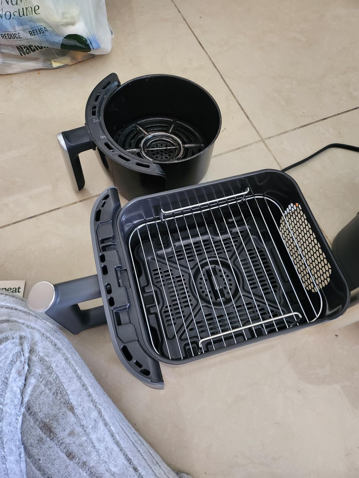 Ninja Air Fryer, 10QT DoubleStack XL 2-Basket, Compact Design, Cooks 5lb Whole Chicken, Feeds Up to 8 People, 6-in-1 Air Fryer, Roast, Bake and More, Easy to Clean, Dishwasher Safe Parts, Grey, SL401 customer photo 2