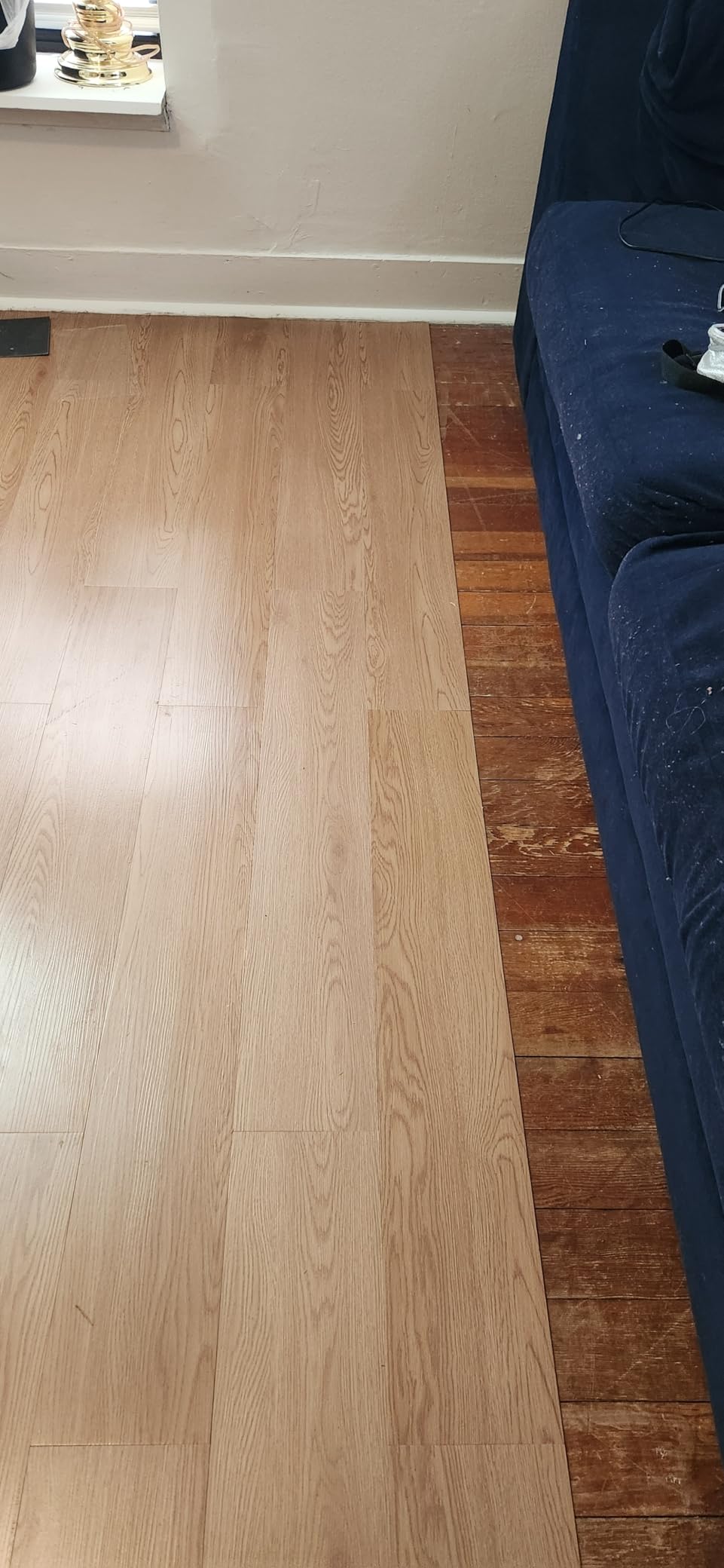 VEVOR Self Adhesive Vinyl Floor 36 x 6 inch, 36 Tiles 2.5mm Thick Peel and Stick Floor Tile Home Decor Natural Wood Grain DIY Flooring (54 Sq.Ft) customer photo 1