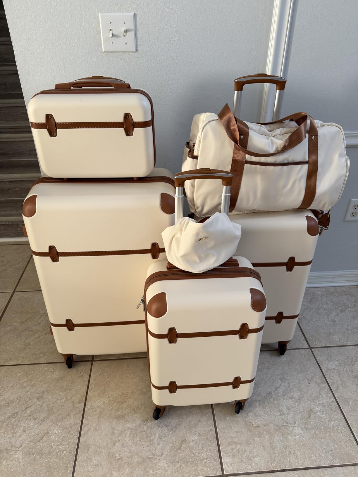 Cosbarn Luggage Sets 5 Piece Suitcases with Wheels, Suitcase Set ABS Hard Case Luggage with TSA Lock Spinner Wheels Durable Travel Luggage customer photo 1