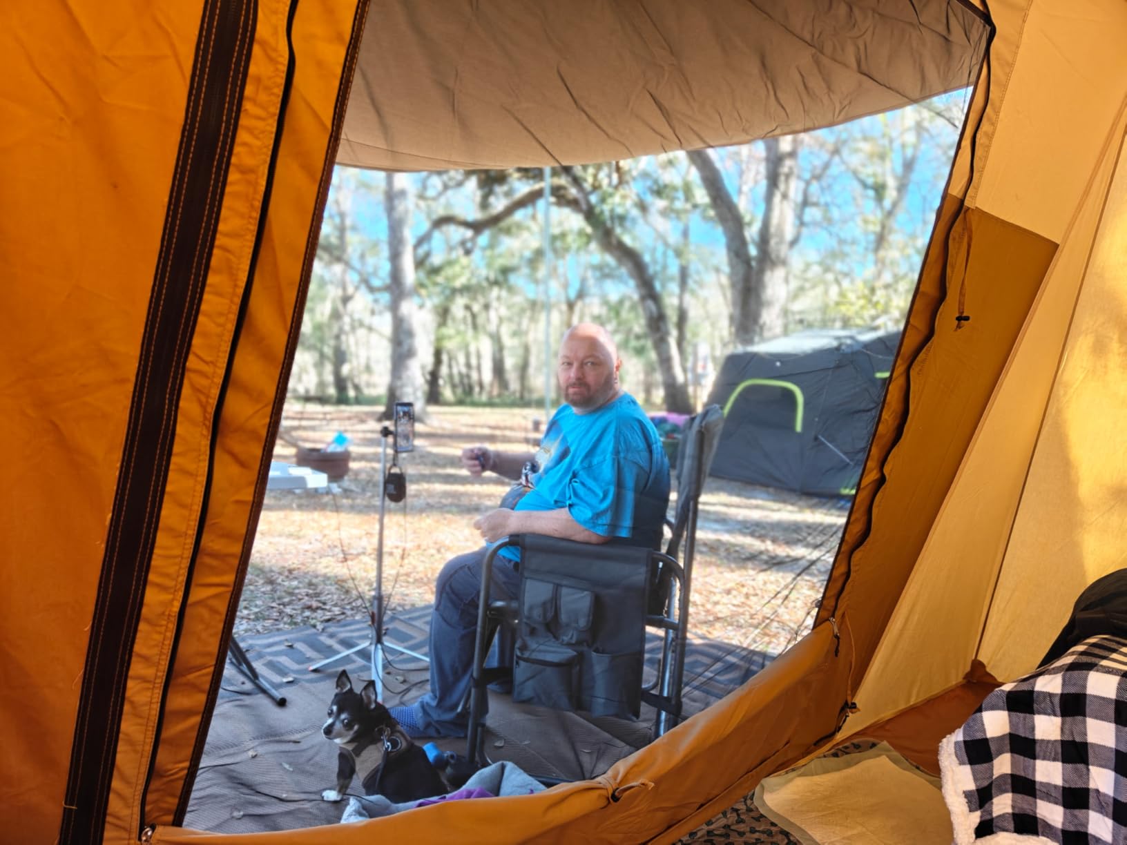 Colegence Oversized Directors Camping Chair Support 600 LBS, Heavy Duty Folding Outdoor Chairs with Detachable Side Pocket and Adjustable Side Table for Outside Beach,Lawn,Fishing (Black) customer photo 2