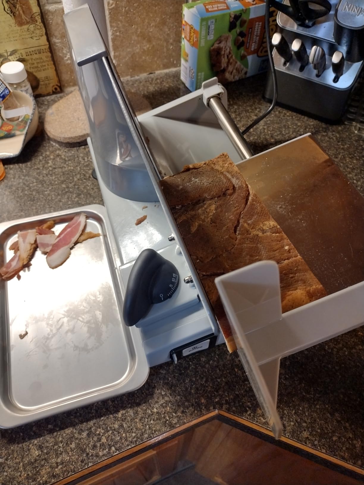 Meat Slicer, 200W Meat Slicer Machine for Home, DC Motor Quiet Deli Slicer with 2 Removable 7.5'' Stainless Steel Blades, Adjustable Dial for 0-15mm, Electric Food Slicer for Meat, Cheese, Bread customer photo 2