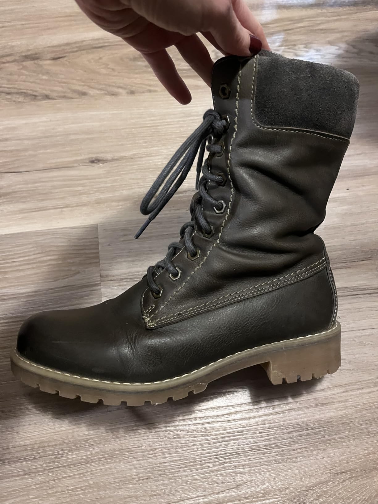 Boot Wax Waterproofer & Conditioner - 4oz Beeswax Leather Waterproofing Wax for Boots, Shoes, Gloves & Jackets - All-Natural Leather Sealant & Protector customer photo 1