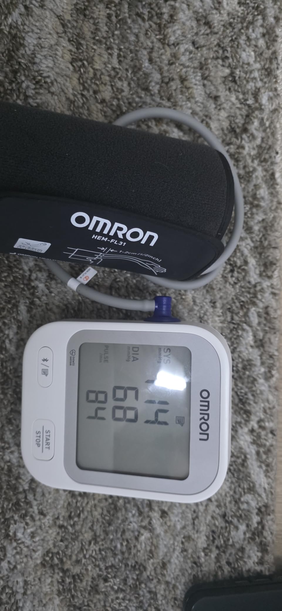 OMRON Silver Blood Pressure Monitor for Home Use and Upper Arm Blood Pressure Cuff - #1 Doctor and Pharmacist Recommended Brand - Clinically Validated - Connect App customer photo 1