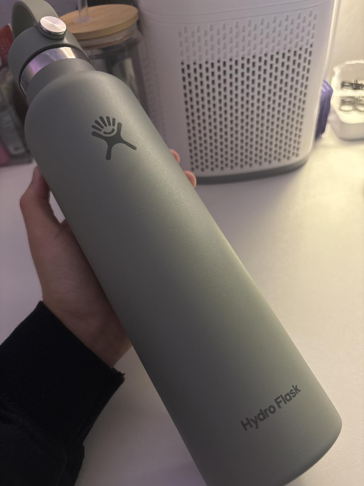 Hydro Flask Water Bottle - Insulated Stainless Steel - Non Spill, Leakproof in 24 Oz Agave Green customer photo 1