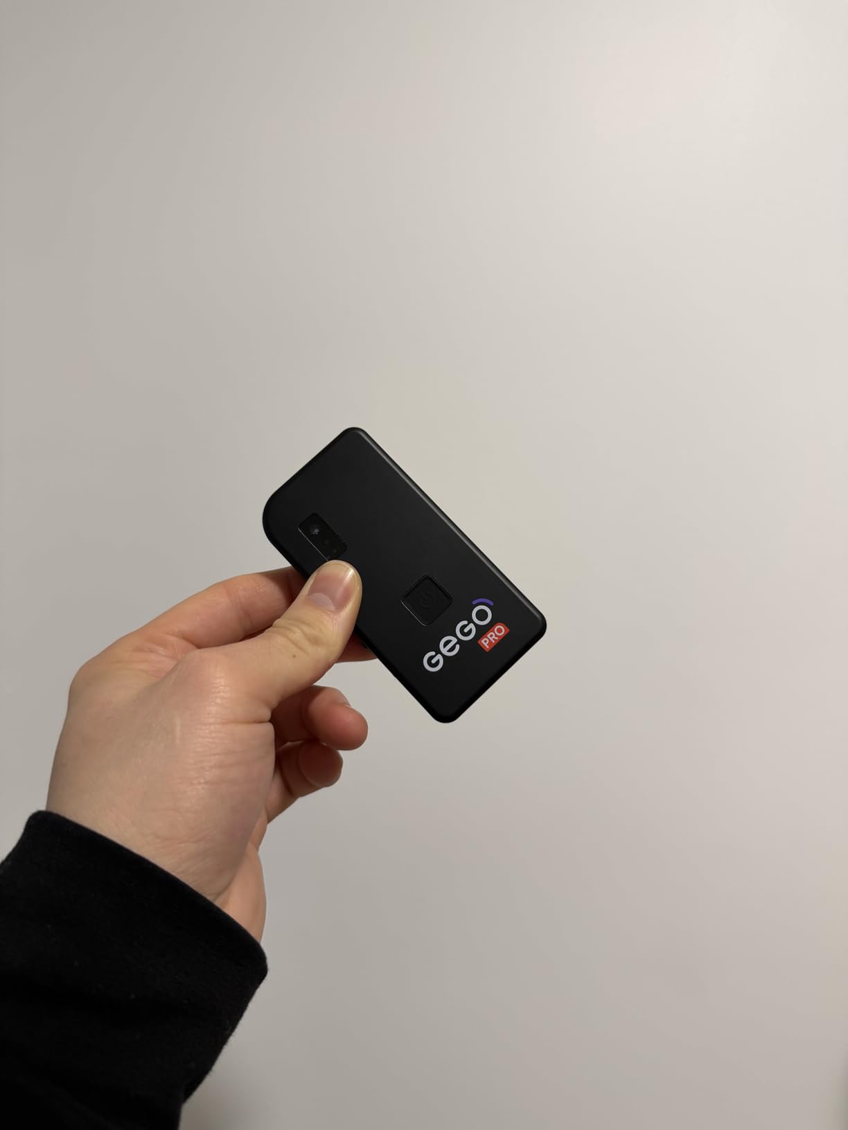 GEGO PRO - GPS Luggage Tracker Designed for Travel, Real-Time Global Tracking for Bags & Gear, Bag-Opening Alert, Worldwide Coverage, 4G LTE Connectivity, Unlimited Range. Subscription Required. customer photo 2