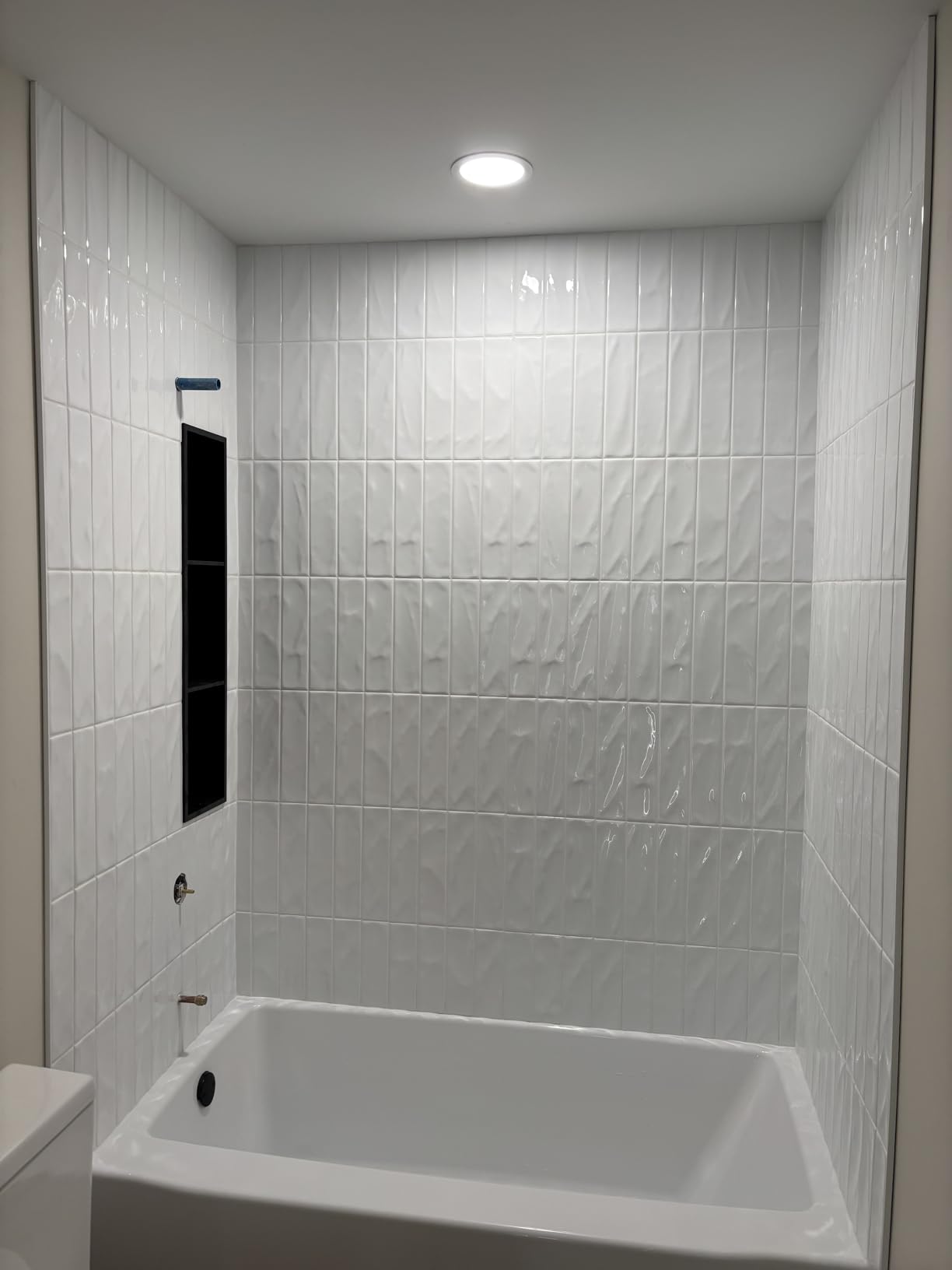 HALO HLB 6 in LED Recessed Lighting Canless Dimmable Wet Location Selectable Lumens and Selectable Color 27/30/35/40/5000K Indoor Outdoor Soffit Ceiling Downlight HLB6LSFS5 customer photo 1