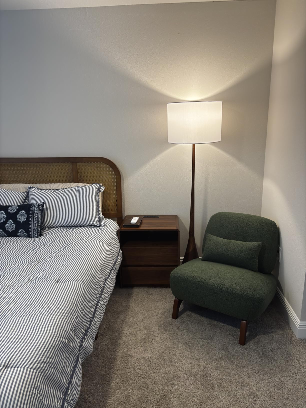 Morden Fort Modern Cloud Couch - 3 Seater Sherpa Boucle Sofa with Wood Legs, Ultra-Thick High Resilience Cushion with 3 Matching Pillows Upholstered Comfy Couch Sofa for Living Room - Off White 87'' customer photo 2