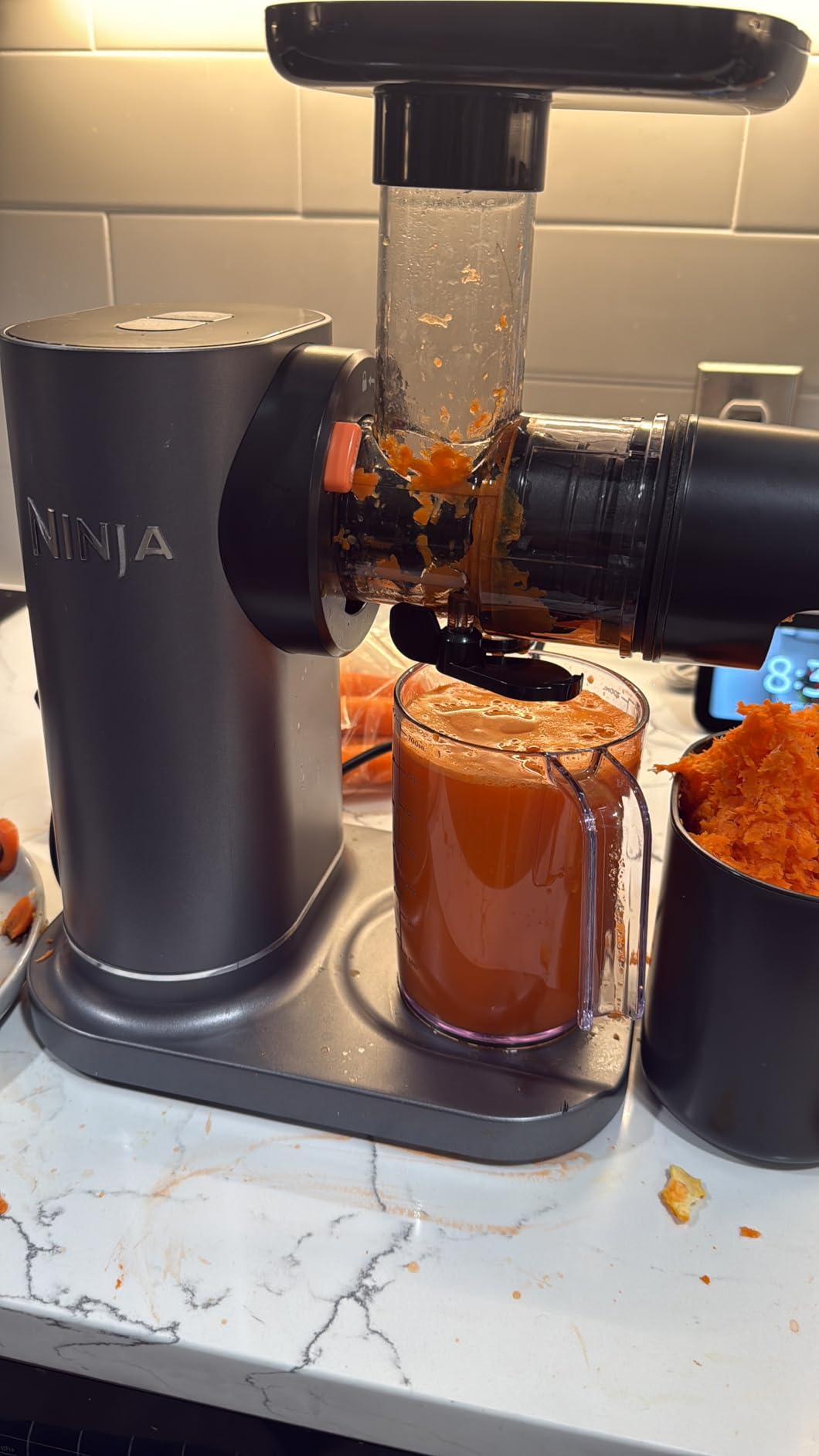 Ninja NeverClog Cold Press Juicer | Powerful Electric Slow Masticating Juicer with Pulp Control | XL Capacity | 24 oz. Juice Jug & 36 oz. Pulp Container | Dishwasher Safe | Navy | 150W | JC151NV customer photo 2