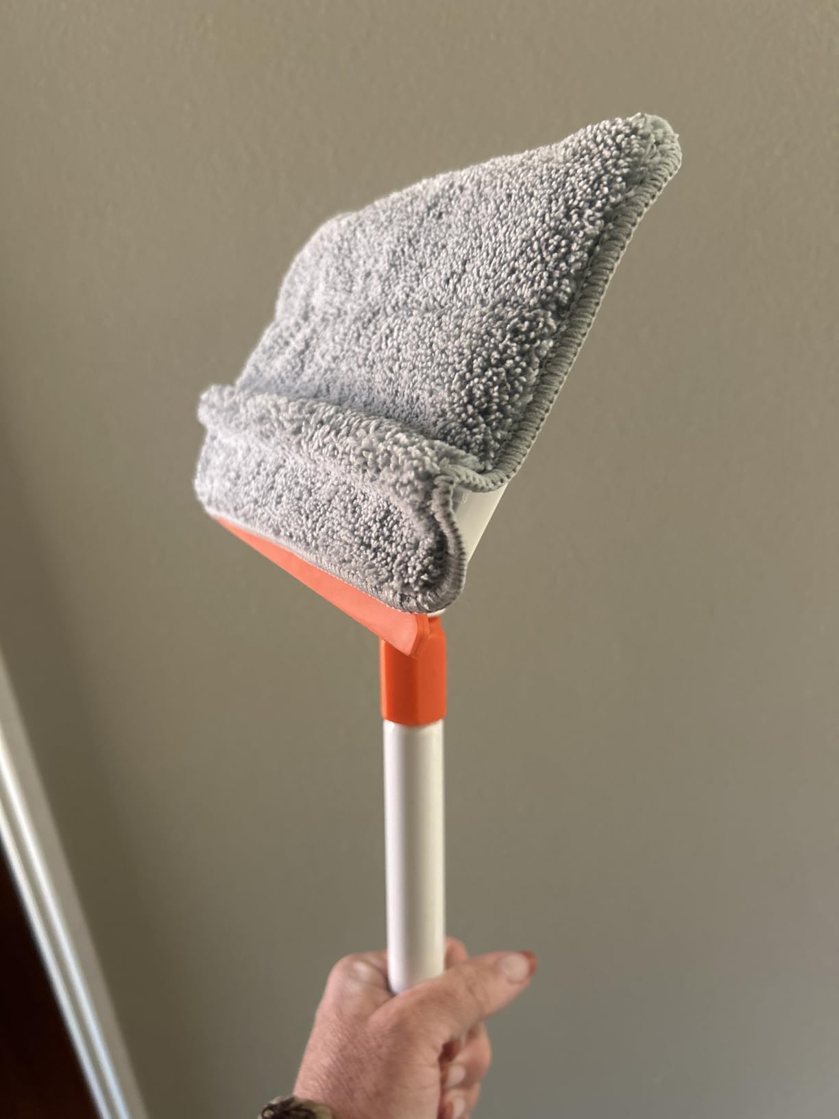 Baseboard Cleaner Tool with Handle, Extendable Long Handle Baseboard Cleaning Duster with Reusable Pads for Floorboard, Ceiling Fan Blade Cleaner Duster (Gray) customer photo 1