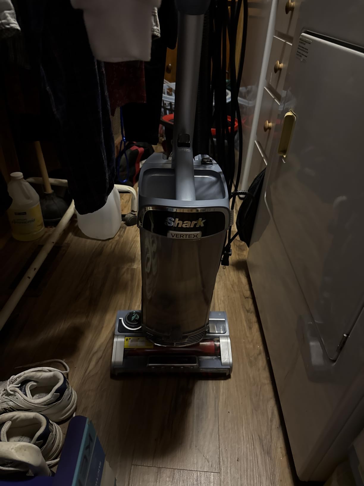 Shark Performance Powered Lift-Away Upright Vacuum, Ultra-Powerful Suction, No Hair Wrap, LED Headlights, Pet Hair Pickup, Carpets & Hardfloors, Odor Neutralizer Technology, Nordic Blue, UV2500 customer photo 1