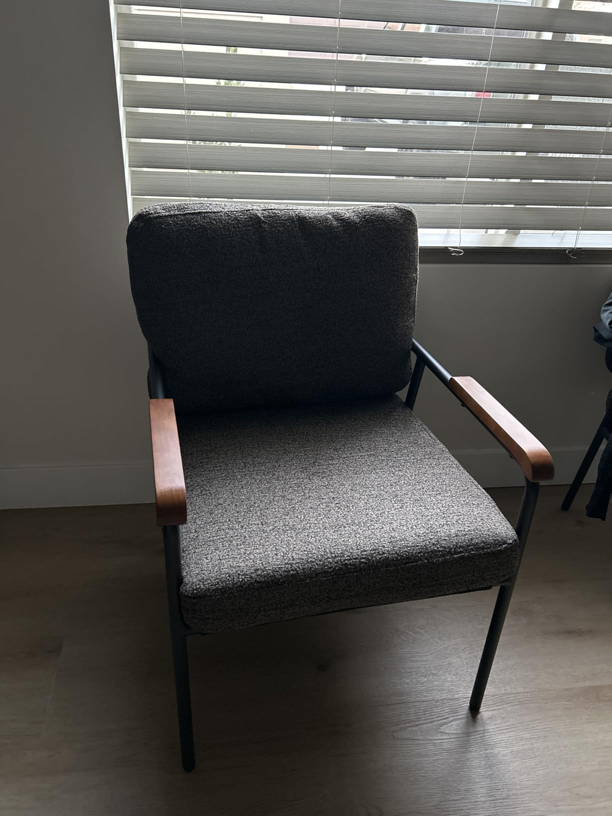 VINGLI Mid-Century Modern Accent Armchair for Small Space, Small Comfy Upholstered Leisure Reading Chair with Wood Armrest for Bedroom, Living Room, Waiting Room, Linen Grey customer photo 2