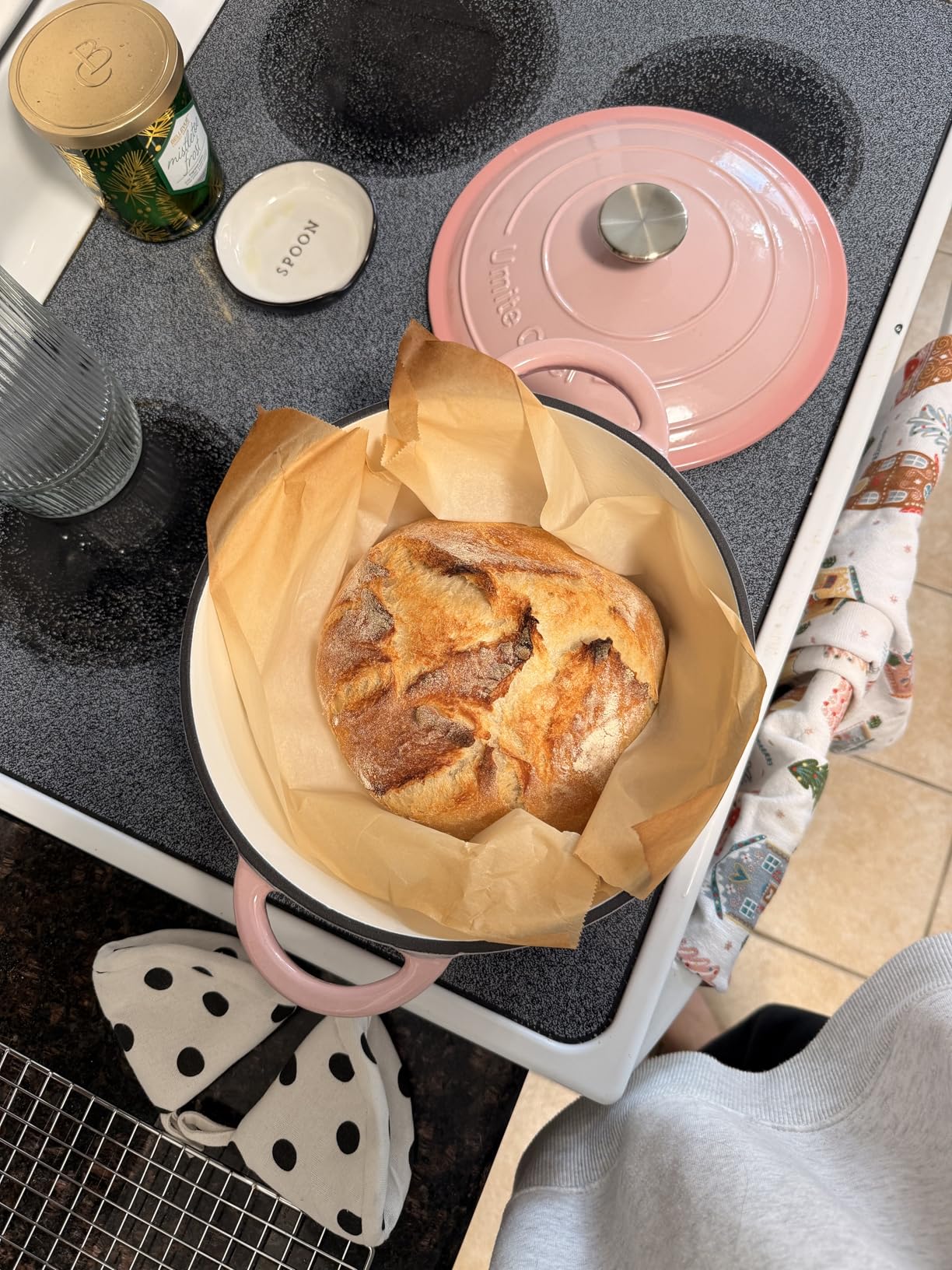 Enameled Cast Iron Dutch Oven - Umite Chef 5QT Pot with Lid & Cotton Potholders - Heavy-Duty Cookware for Bread Baking, Braising, Stews, Roasting(Cream White) customer photo 2