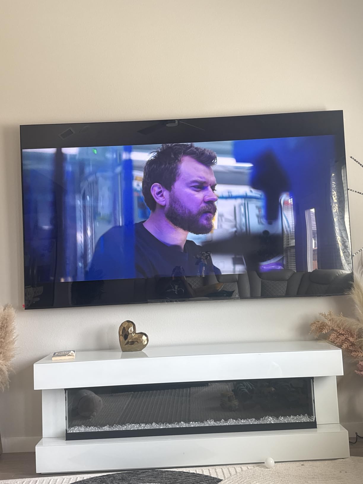 Samsung 65-Inch Class QLED Q7F Series Samsung Vision AI Smart TV (2025 Model, 65Q7F) Quantum HDR, Object Tracking Sound Lite, Q4 AI Gen1 Processor, 4K upscaling, Gaming Hub, Alexa Built-in customer photo 2