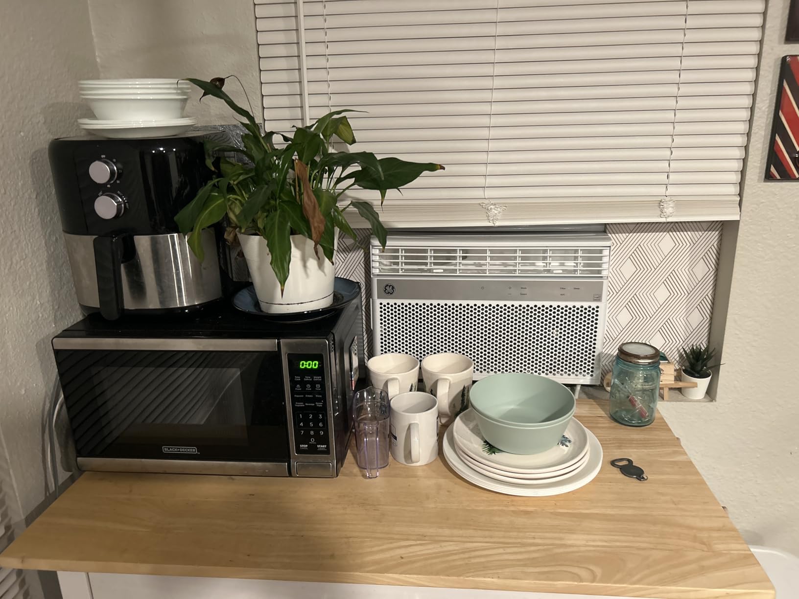 BLACK+DECKER 5-in-1 Microwave Oven with Air Fry, Combi, Bake, Roast, and Convection Cooking, 0.9 cu. ft. Countertop Microwave, Stainless Steel, 900 Watts, Child-Lock, ES9P032NA customer photo 2