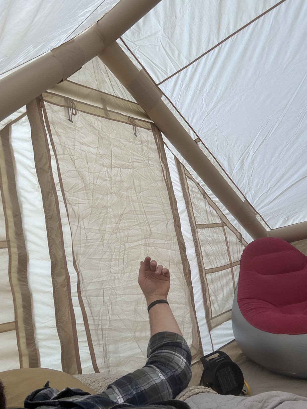 VEVOR Inflatable Tents for Camping, Easy Setup Blow up Tent with Hand Pump, 4 Season Glamping Tent with Stove Jack, Doors & Mesh Windows, Storage Bag Included for Easy Taking customer photo 1