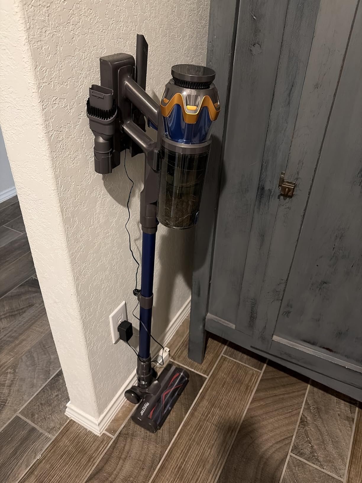 Cordless Vacuum Cleaner, Upgraded 650W 55KPA 70Mins Cordless Stick Vacuum Cleaner with Self-Standing and Touch Screen, Anti-tangle Wireless Vacumm, Vacuum Cleaners for Home/Pet Hair/Carpets/Floors customer photo 2