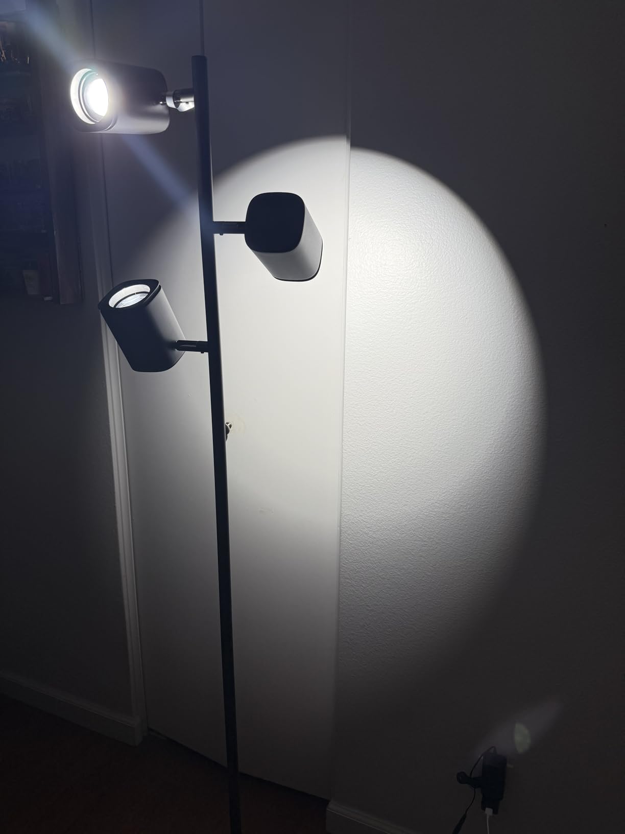 Govee Tree Floor Lamp Compatible with Matter, 3 Rotatable Lights with LuminBlend Technology, Standing Lamp with 64 Dynamic Scenes, Music Sync, Ideal Floor Lamp for Living Room, Bedroom, Office customer photo 1