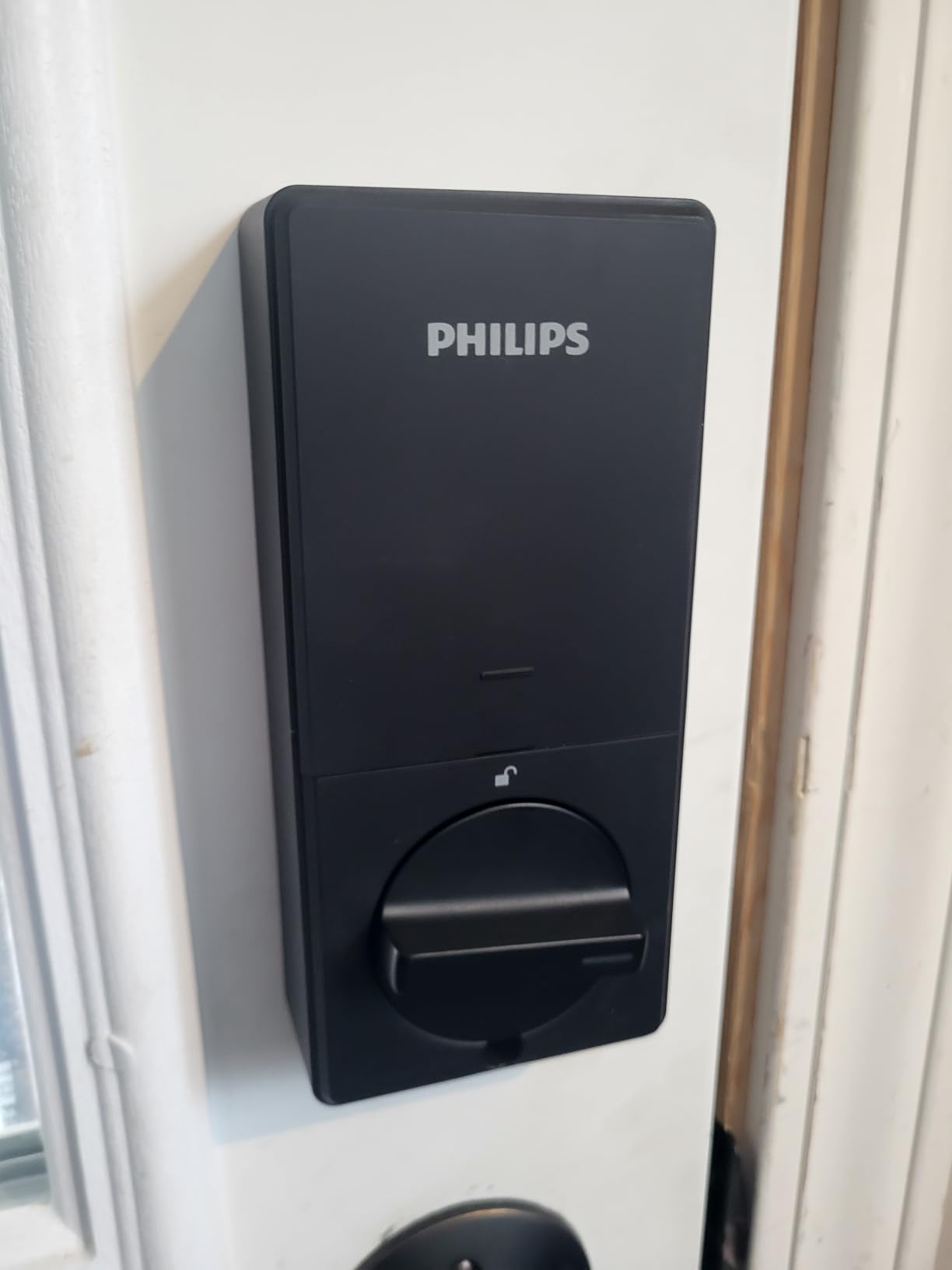 Philips Wi-Fi Door Lock, WiFi Smart Lock Keyless Entry Deadbolt for Front Door, Compatible with Alexa & Google Assistant, Remote Control, Built-in WiFi, APP Fingerprint Passcode Unlock, Auto Locking customer photo 2