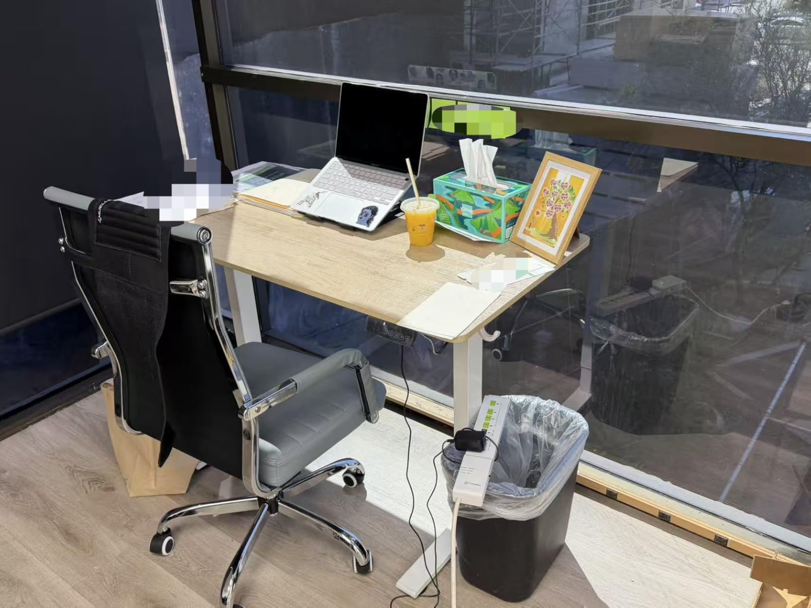FEZIBO Standing Desk, 48 x 24 Inches Electric Height Adjustable, Sit and Stand Up, Computer Office Desk with Splice Board, White Frame/Maple TOP customer photo 2