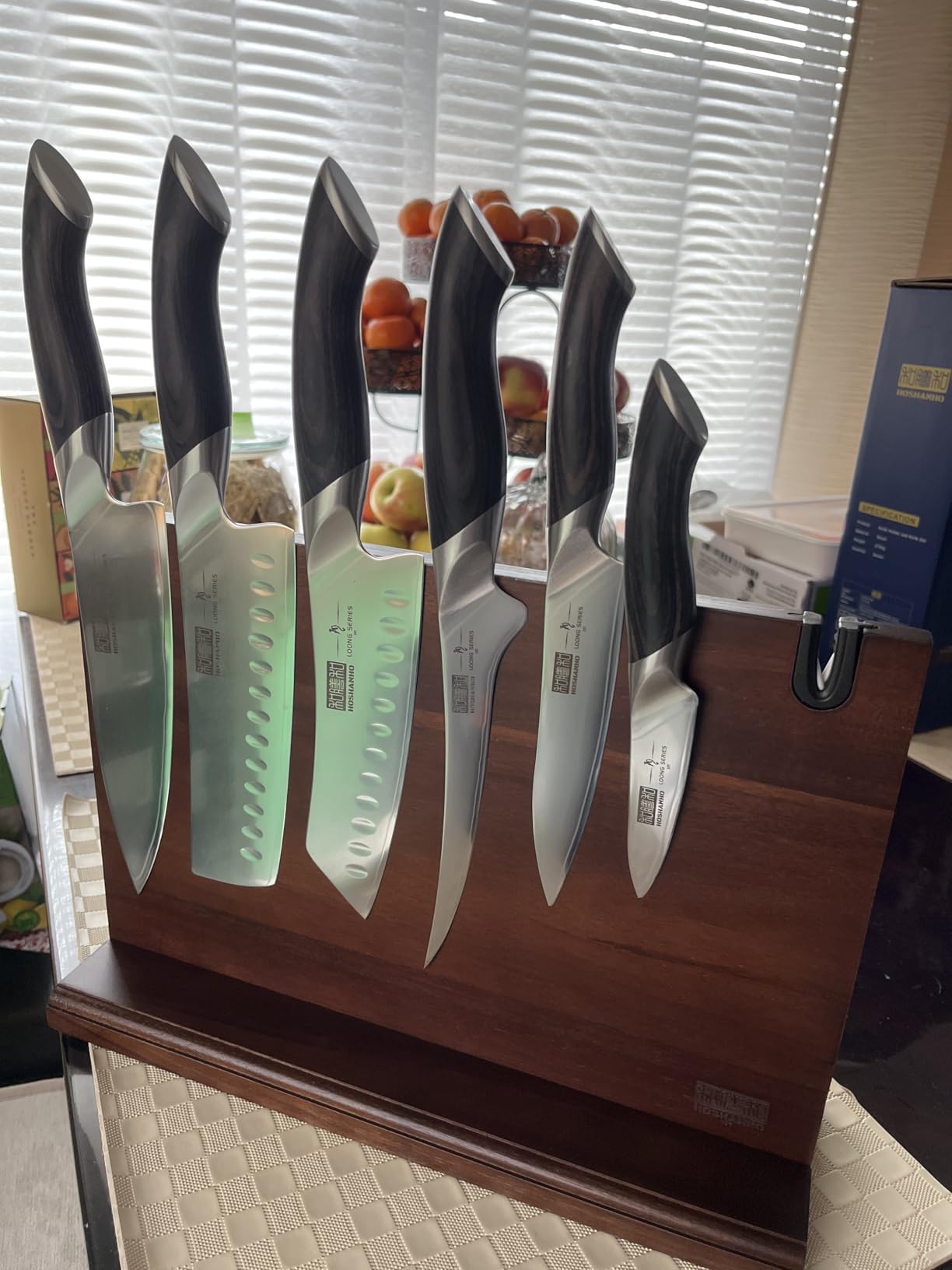 HOSHANHO 7 Pieces Kitchen Knife Set, Japanese High Carbon Stainless Steel Magnetic Knife Block Set, Ultra Sharp Chef Knives Sets with Ergonomic Pakkawood Handle customer photo 2