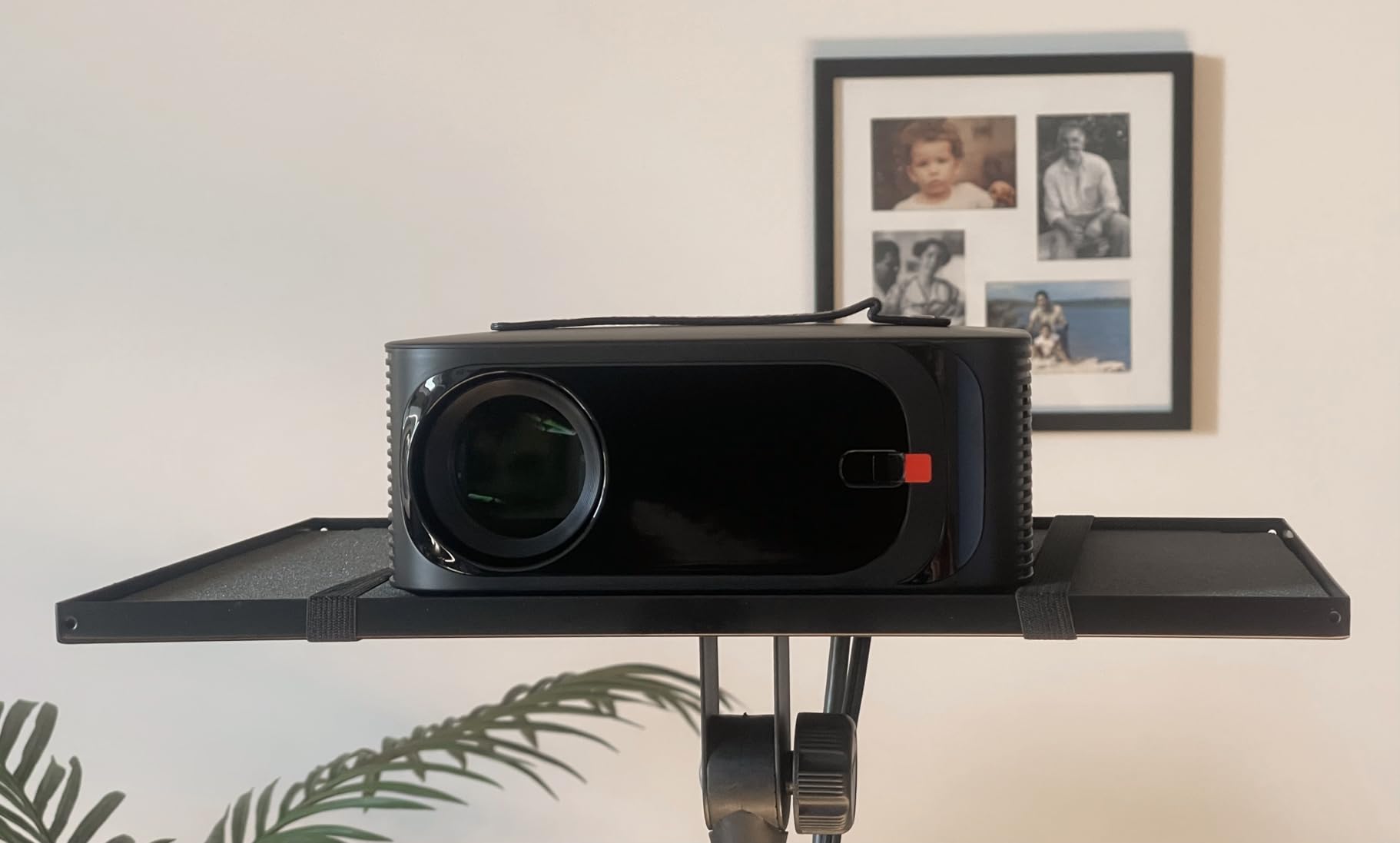 ONOAYO Portable 4K Projector with WiFi and Bluetooth, 50W Dolby, AI Auto Focus, Built-in APPs, Smart OS 2.0 customer photo 1