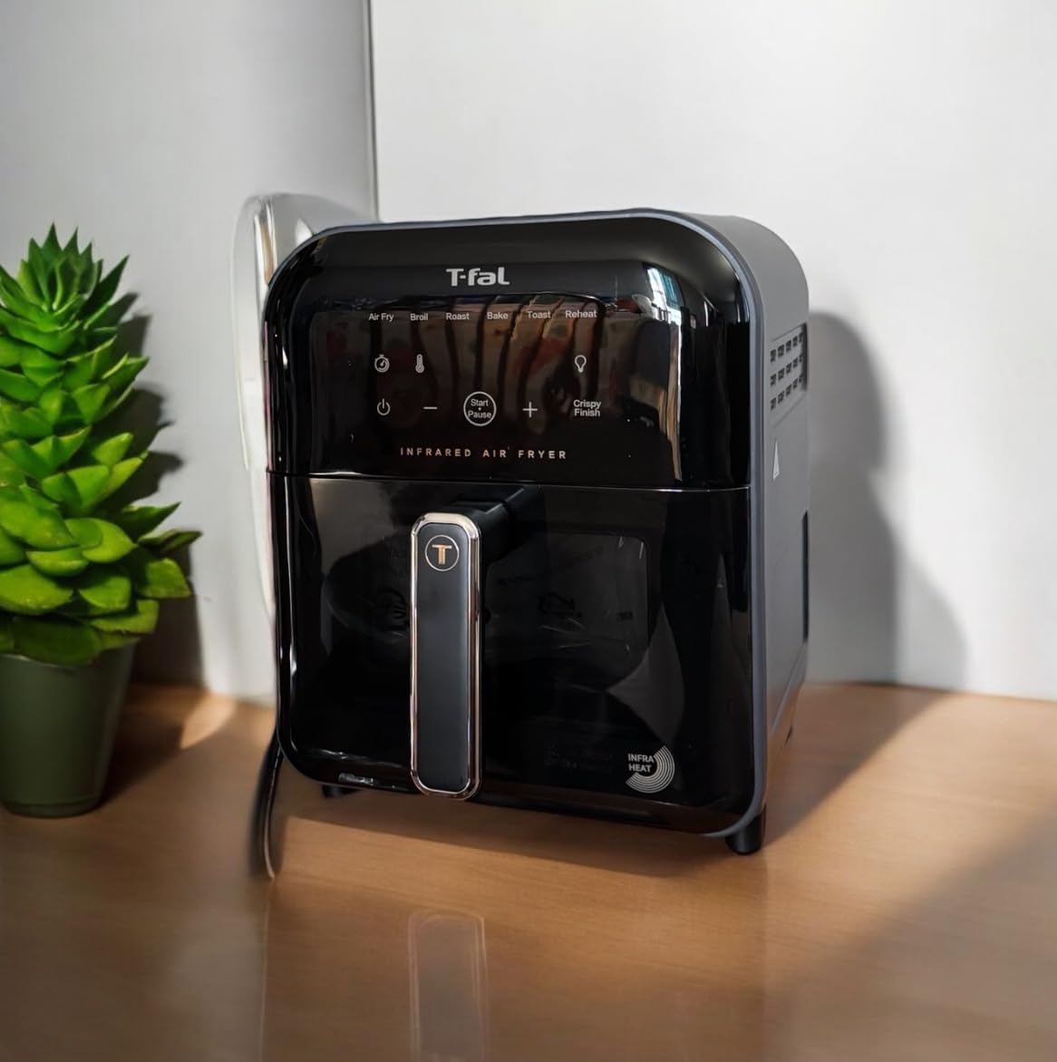 T-fal Infrared Air Fryer | 2x Faster Heating | 7.3 QT Capacity | 8 Cooking Functions | Window with Light | No-Shake Technology | 1800W | Black customer photo 2