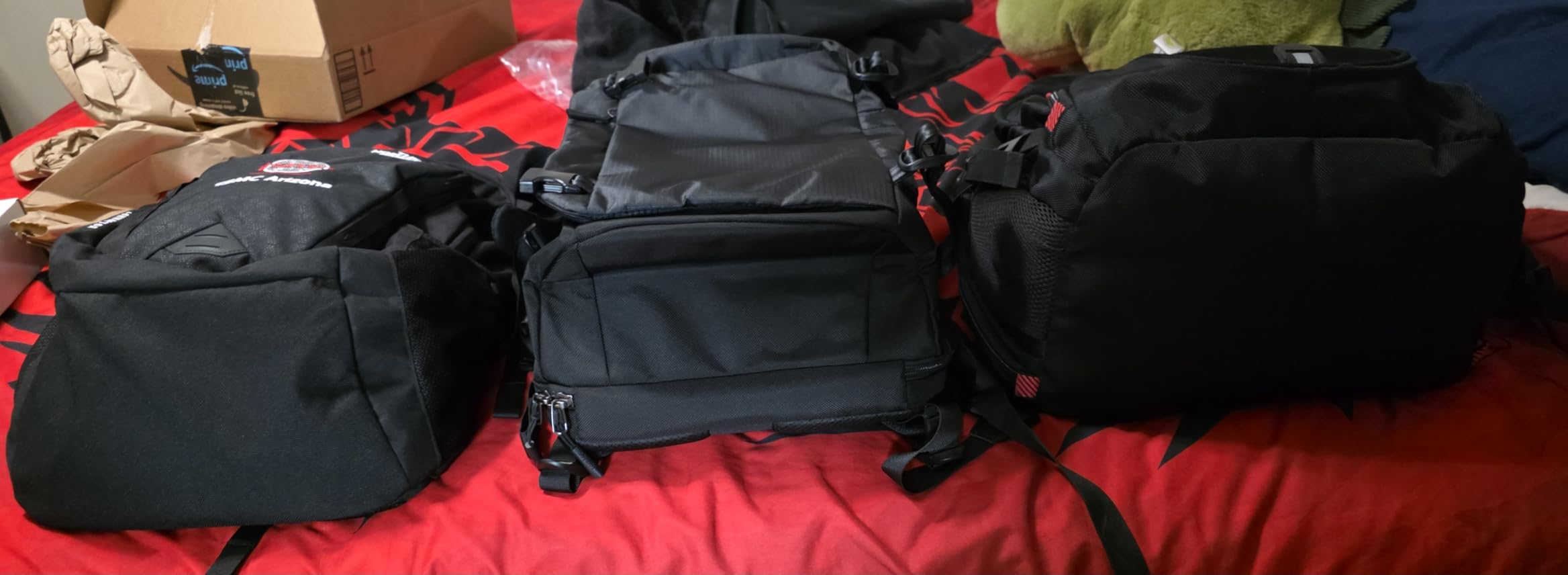 tomtoc Travel Backpack 28L, TSA Friendly Flight Approved Carry-on Luggage, Personal Item Travel Bag, Water-resistant Lightweight Business Rucksack, Durable Bag Fits 16 Inch Laptop customer photo 1