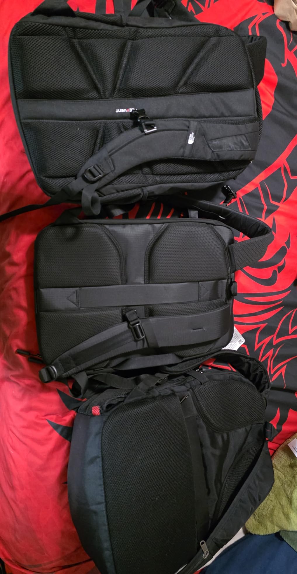 tomtoc Travel Backpack 28L, TSA Friendly Flight Approved Carry-on Luggage, Personal Item Travel Bag, Water-resistant Lightweight Business Rucksack, Durable Bag Fits 16 Inch Laptop customer photo 2