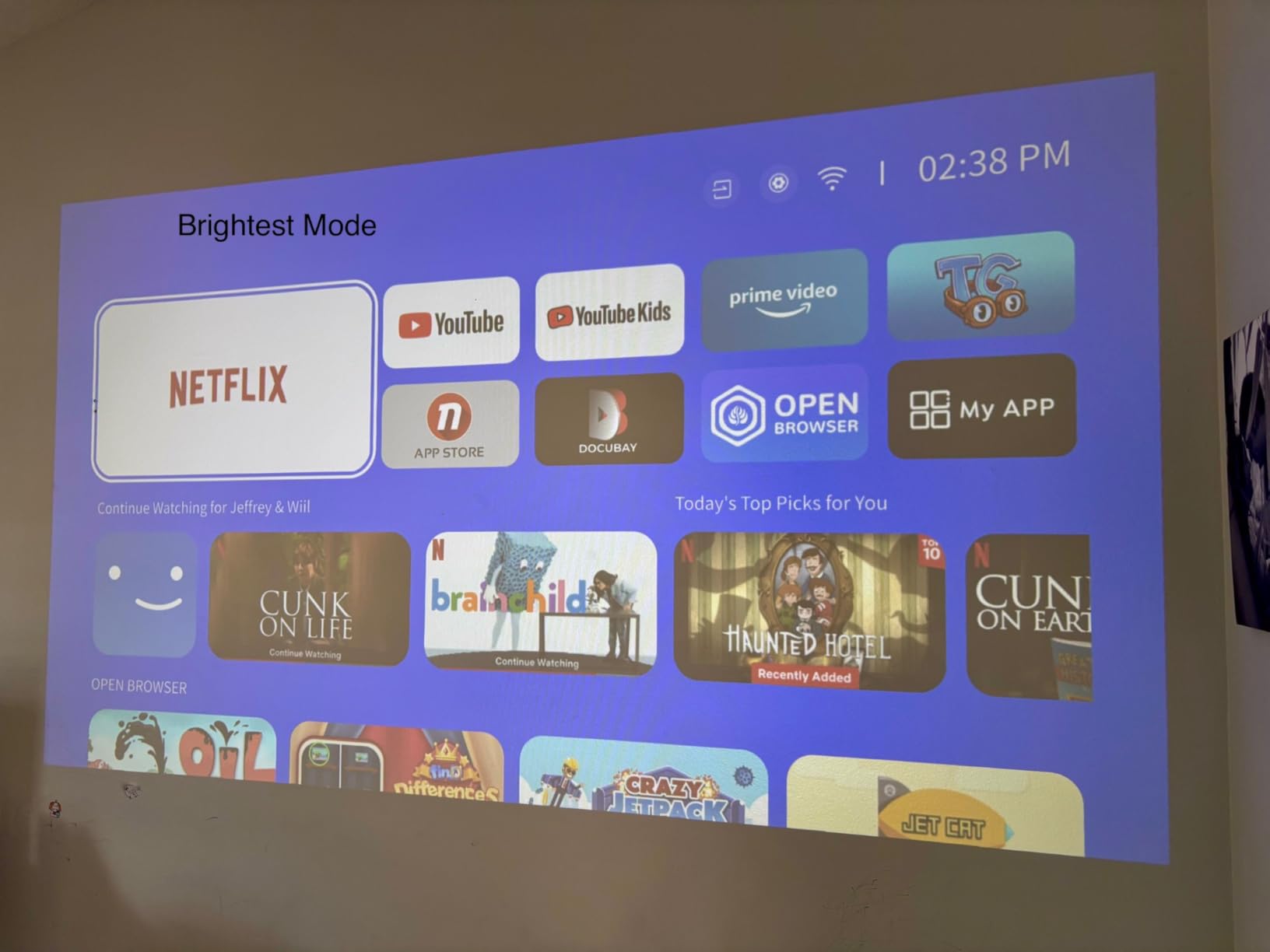 P62 Pro Smart Outdoor Projector with Built-in Official Apps, 4K Support, WiFi and Bluetooth, 800ANSI, Dolby Audio with Dual Speaker, Auto Focus customer photo 1