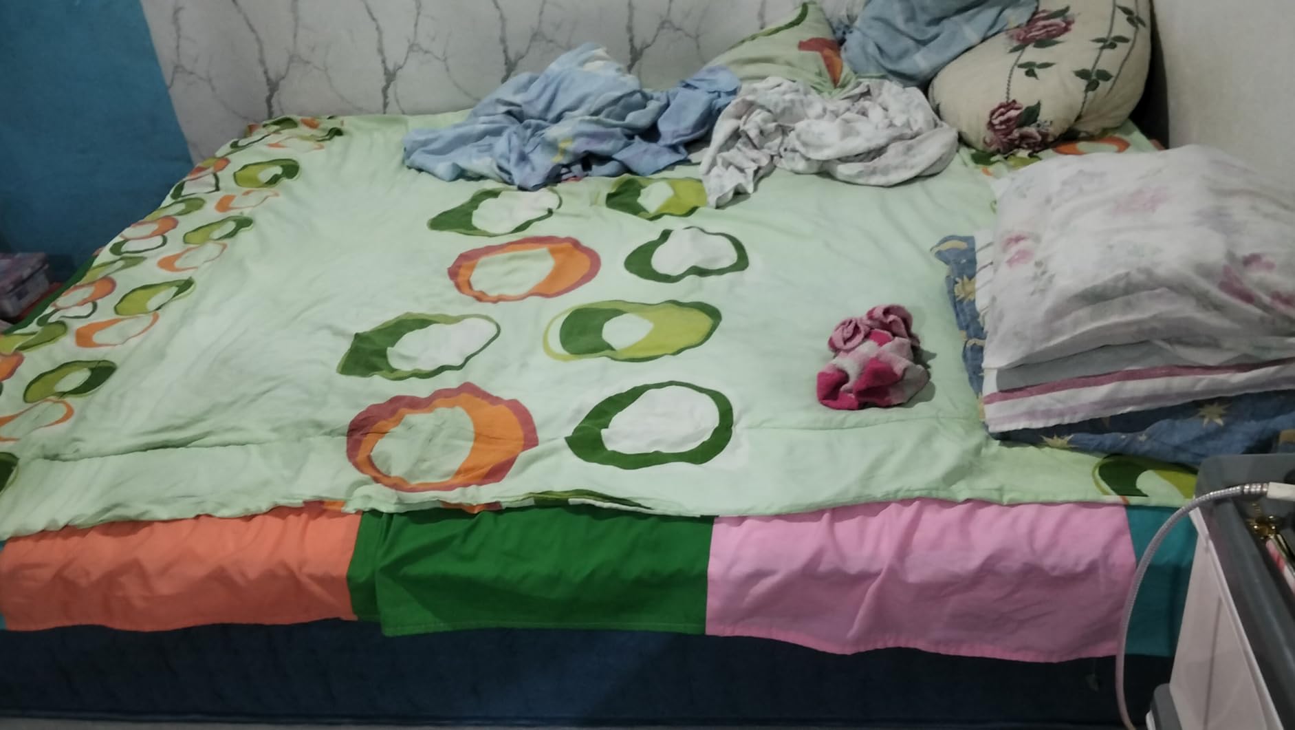 Queen Mattress, 12 Inch Queen Size Hybrid Mattresses in a Box, Medium Feel Foam and Individual Pocket Springs, Fiberglass Free Bed Mattress, Extra Edge Support, Pressure Relief, CertiPUR-US customer photo 1