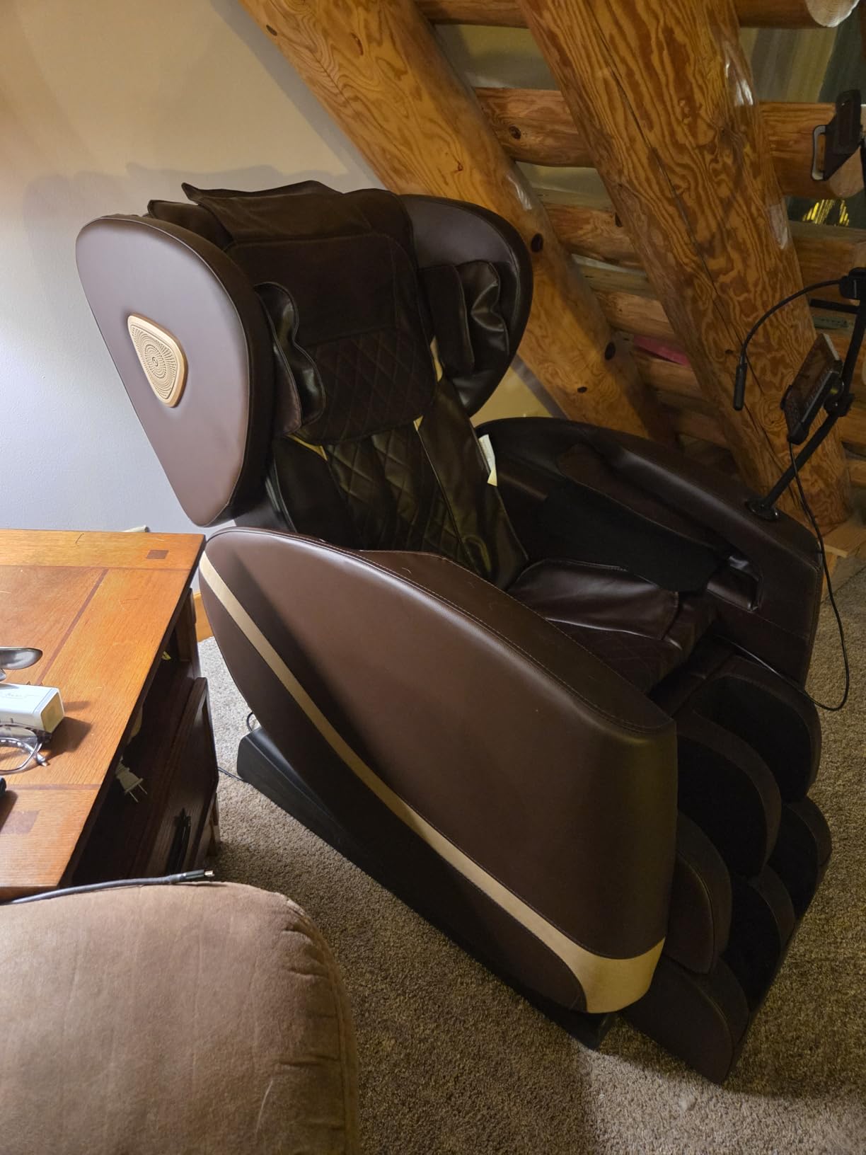 2026 Massage Chair Full Body, Zero Gravity Massage Chair with 10 Fix Rollers, Airbags, Heating, Foot Massage, Auto Modes, Bluetooth Speaker, Smart Screen Controller customer photo 2