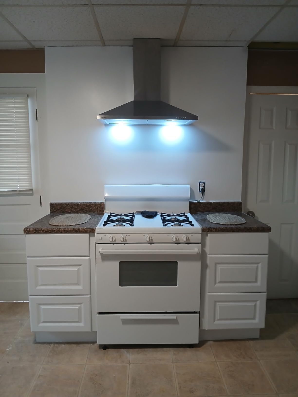 Hermitlux Range Hood 30 inch, Stainless Steel Wall Mount Vent Hoods for Kitchen with Charcoal Filter, Ducted/Ductless Convertible, 3 Speed Exhaust Fan, LED Light, Button Control customer photo 2